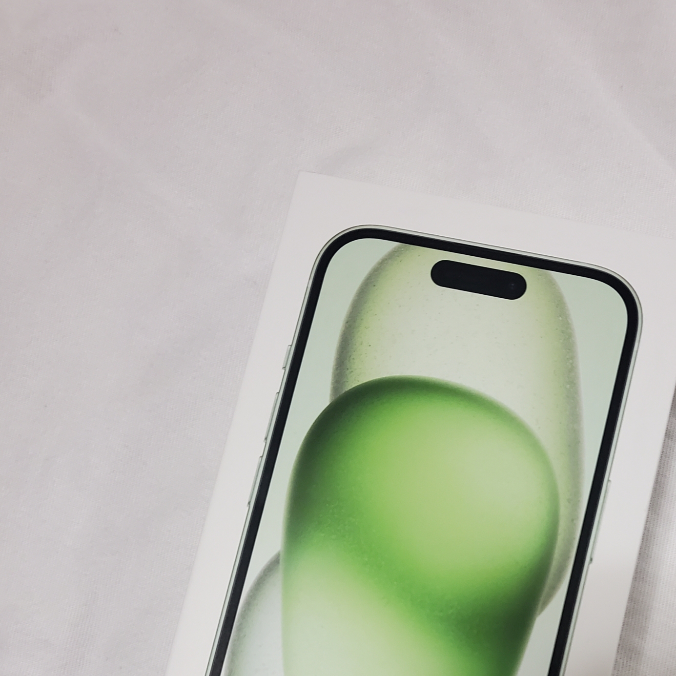 Apple iPhone 15 Plus 256GB Green (Korean Ver.) 착용 스타일