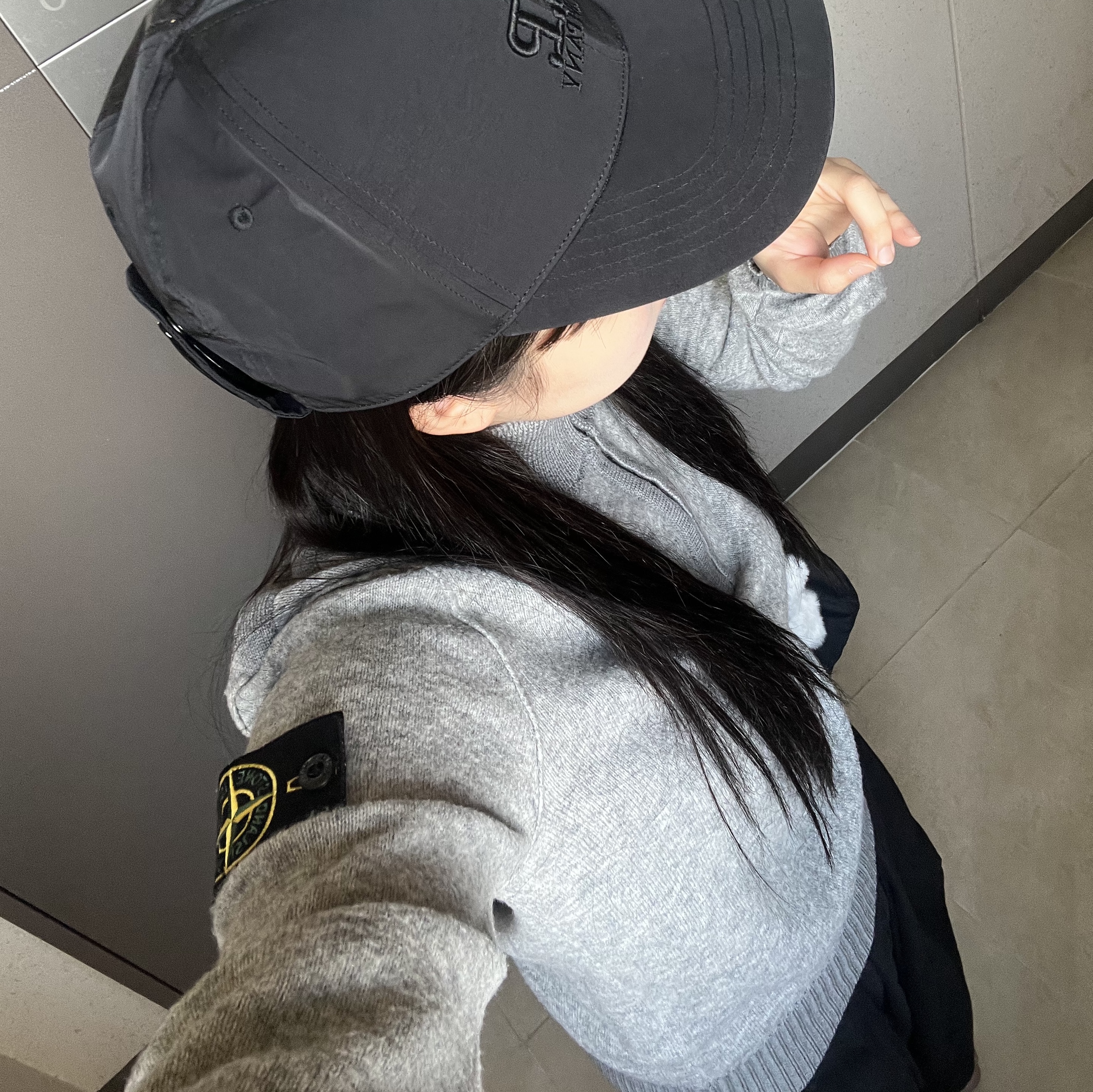 (W) Keen Shanti Fawn Merlot, Stone Island 543B2 Soft Cotton Knit Cardigan Black - 23SS 착용 스타일 - 1