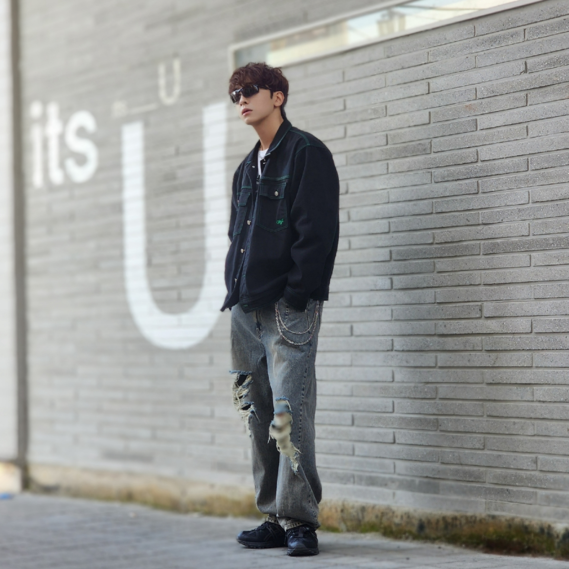 Stussy x Gang Starr Take It Personal T-Shirt White, Asics Gel-Sonoma 15-50 Black Obsidian Grey 착용 스타일 - 2