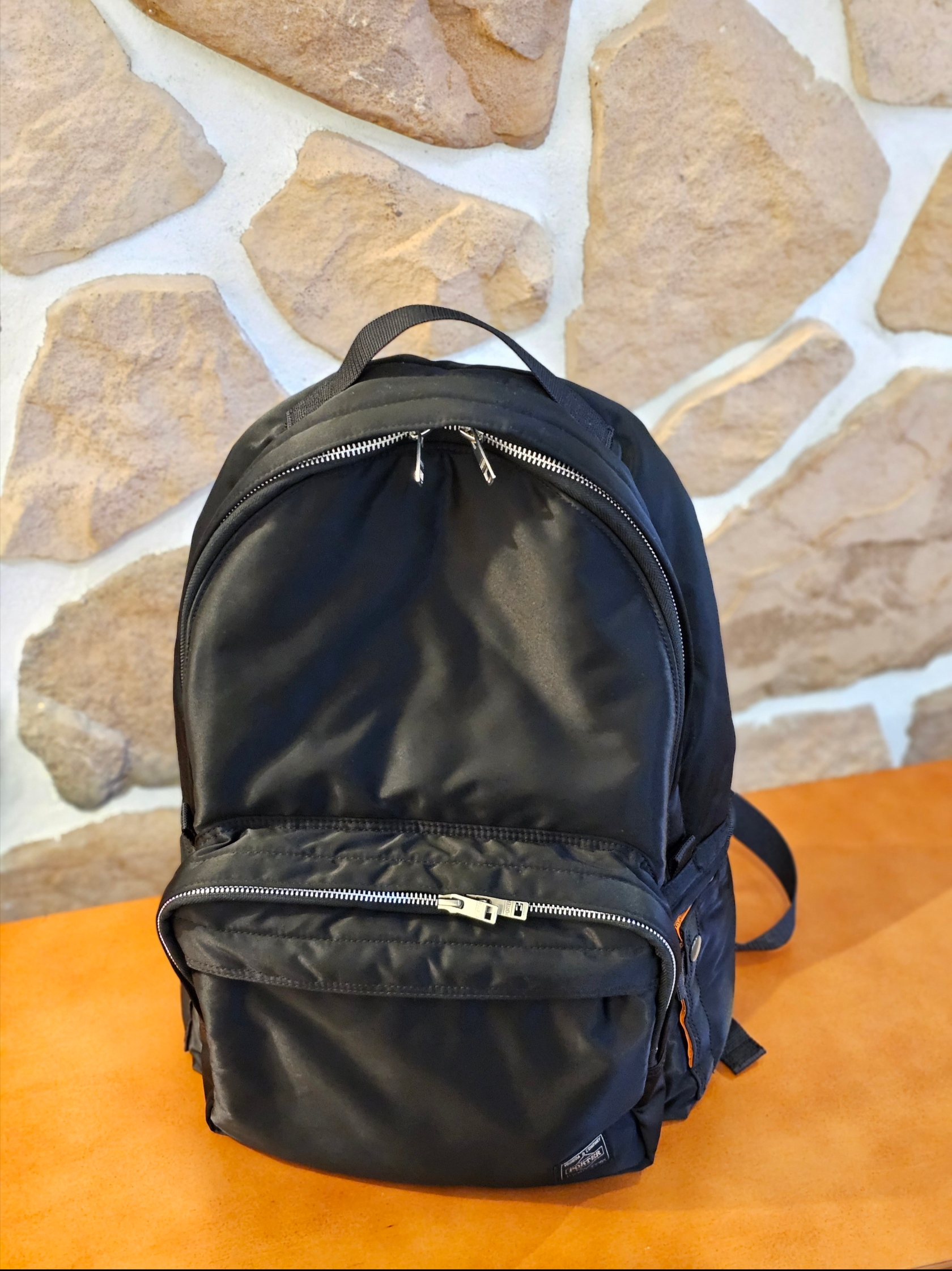 Porter Tanker Backpack Black 착용 스타일