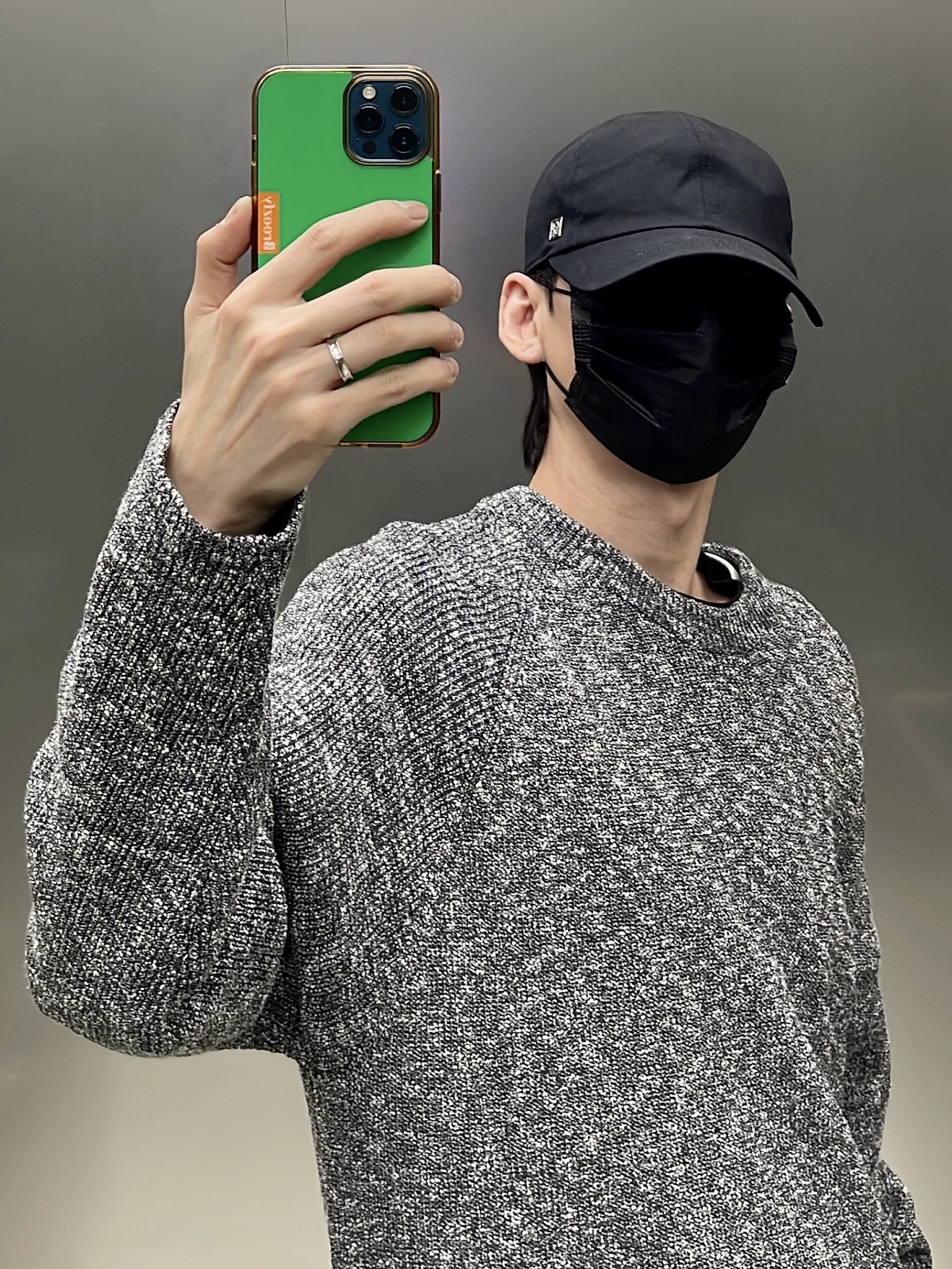 Stone Island Shadow Project 5121R Patterned Slub Dry Yarn Mock Neck Knit Black - 23SS, (W) Toteme Baseball Cap Black 착용 스타일 - 1