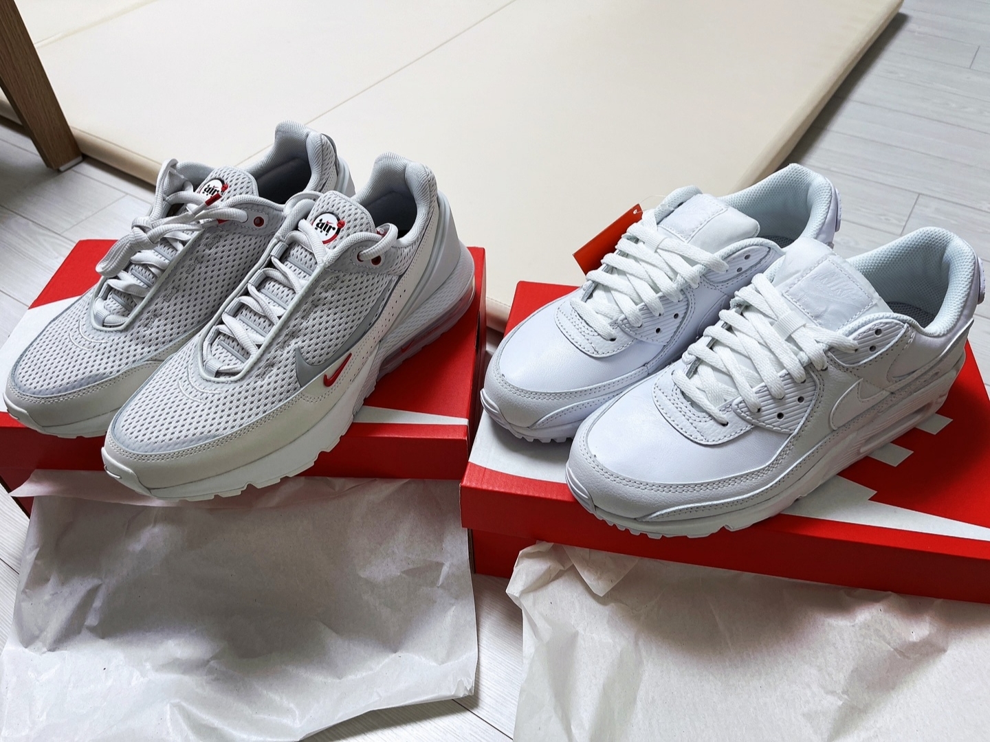 Nike Air Max 90 LTR Triple White, Nike Air Max Pulse Phantom 착용 스타일