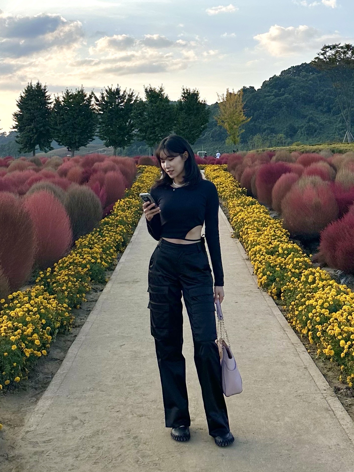 Nike x Jacquemus J Force 1 Low LX SP Black 착용 스타일 - 2