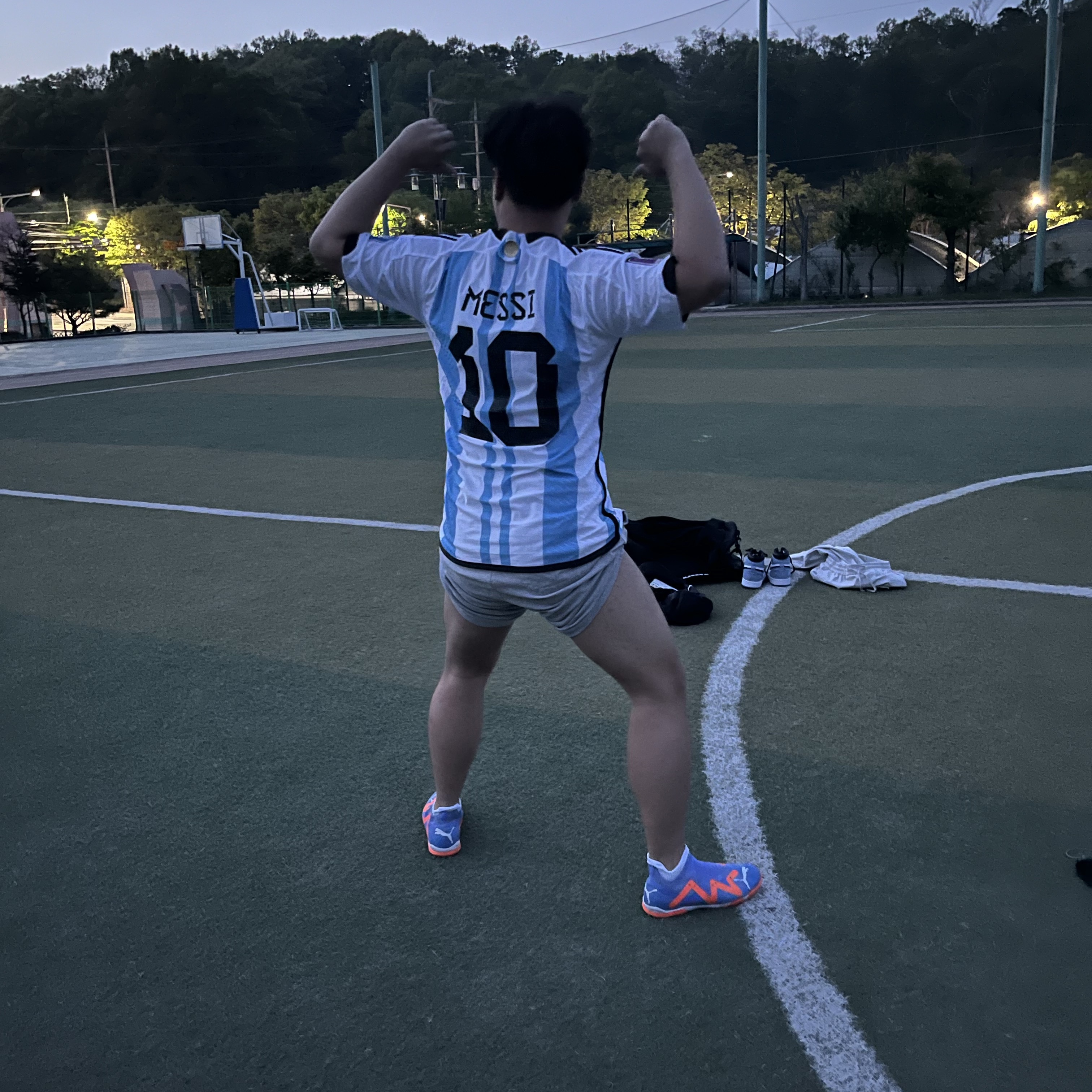 Jordan 1 Retro High OG University Blue, Adidas Argentina 2022 Home Jersey White Light Blue - KR Sizing (Non Marking Ver.) 착용 스타일