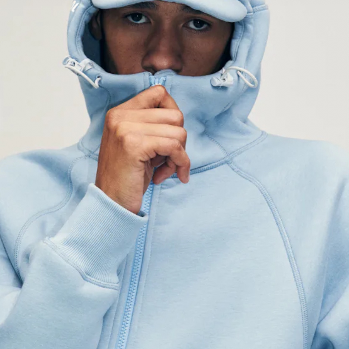 Palace Thermal Bonded Cap Hood Chill Blue - 23FW, Palace Thermal Bonded Cap Hood Black - 23FW 착용 스타일 - 2
