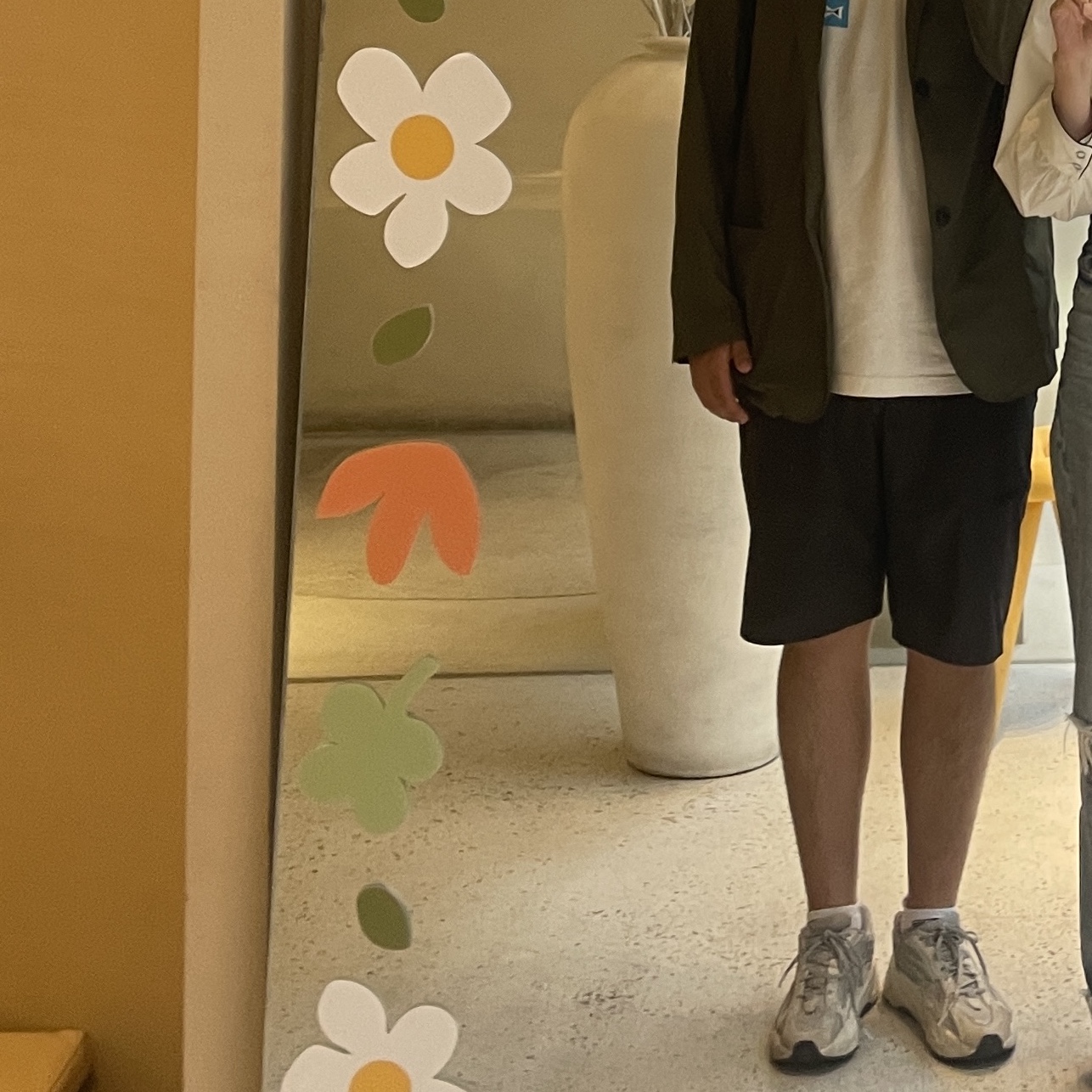 Adidas Yeezy Boost 700 V2 Static 2022, Stussy x Heal The Bay Ocean Pigment Dyed T-Shirt Natural 착용 스타일