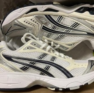 (W) Asics Gel-Kayano 14 White Midnight 착용 스타일