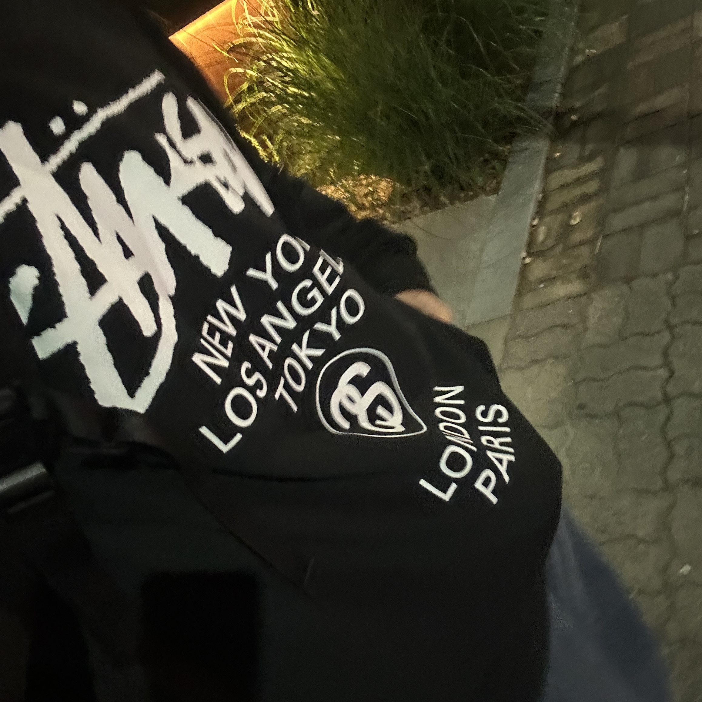Stussy World Tour Crew Black 2023 착용 스타일