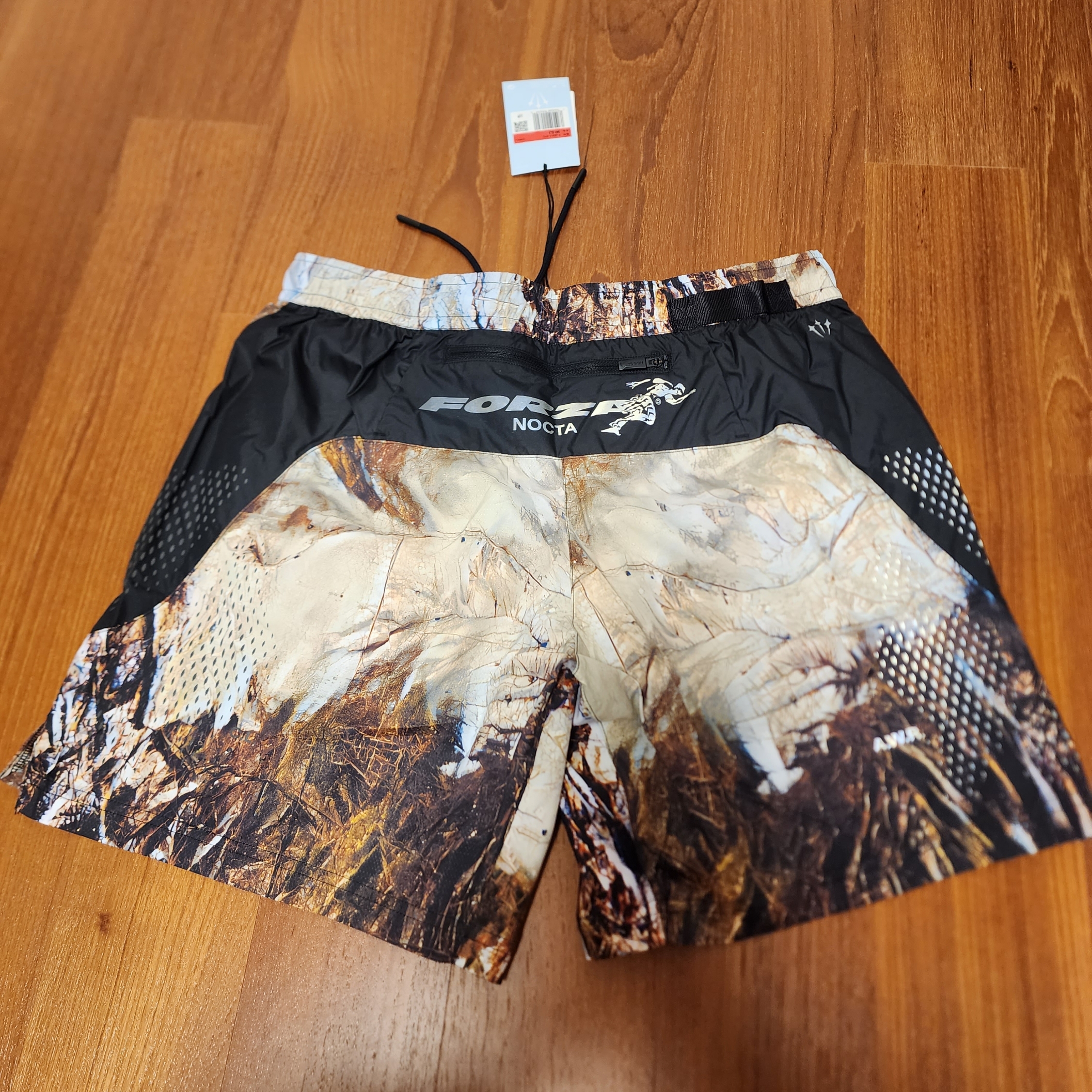 Nike x Drake Nocta NRG Running Shorts Camo (FJ3011-010) 착용 스타일 - 2