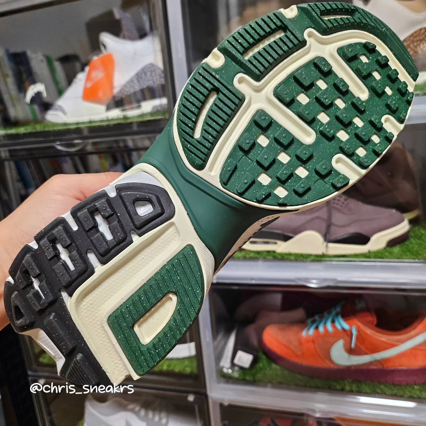 Nike V2K Run White Fir 착용 스타일 - 6
