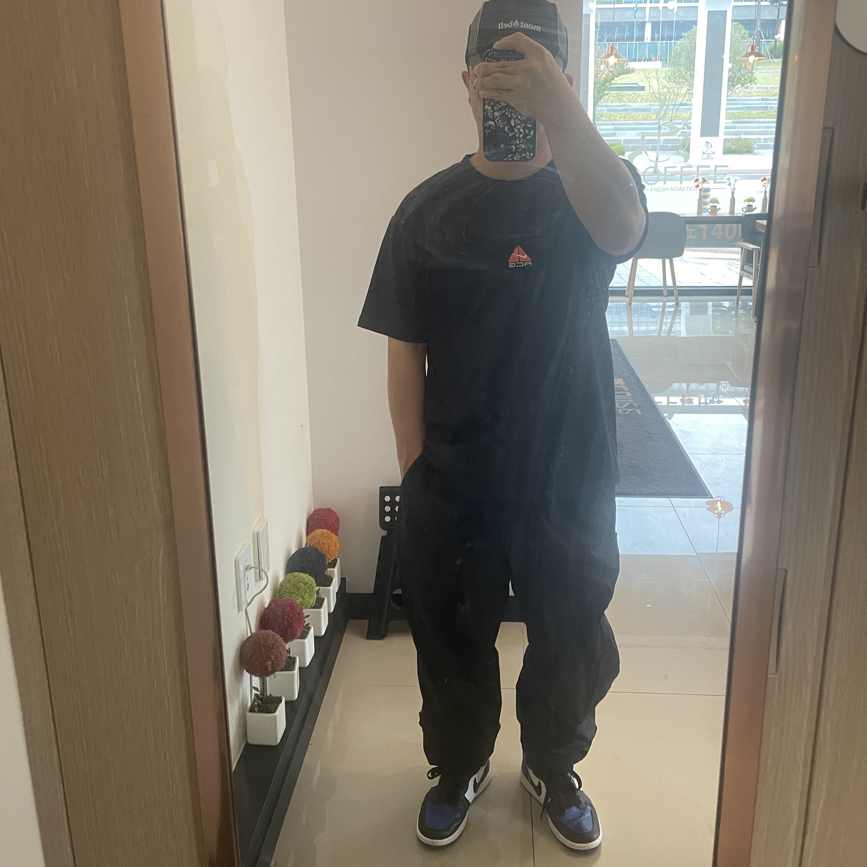 Jordan 1 Retro High OG Royal Toe, Nike ACG LBR Lungs T-Shirt Black - Asia 착용 스타일