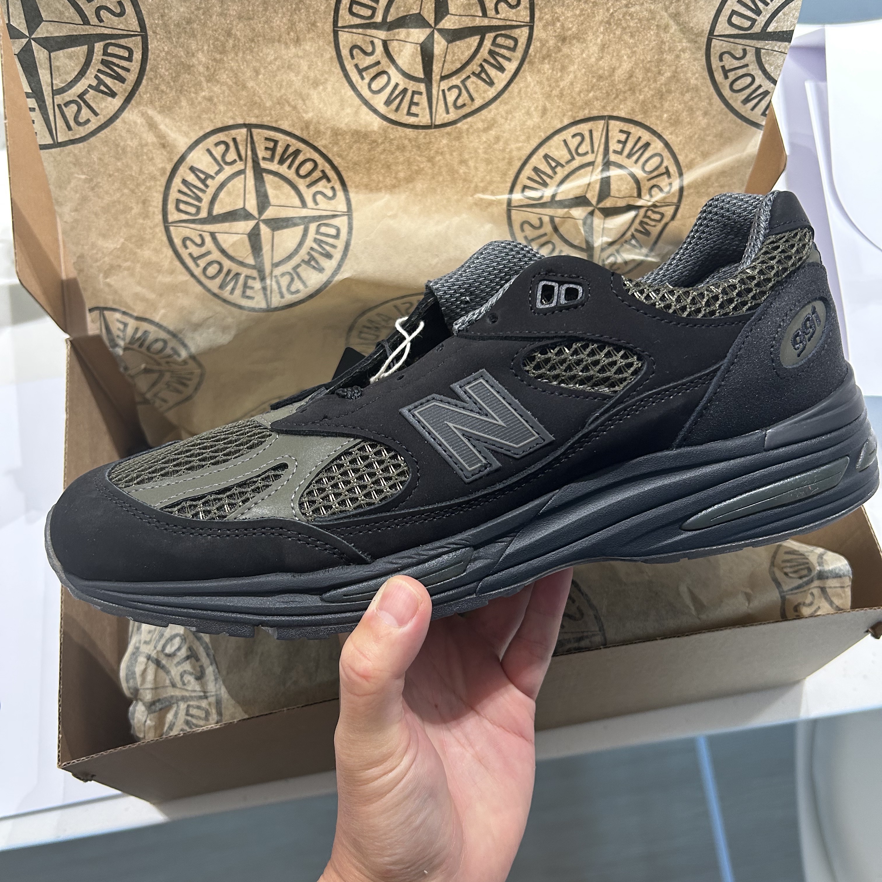 New Balance x Stone Island 991v2 Made in UK Black Olive Night 착용 스타일