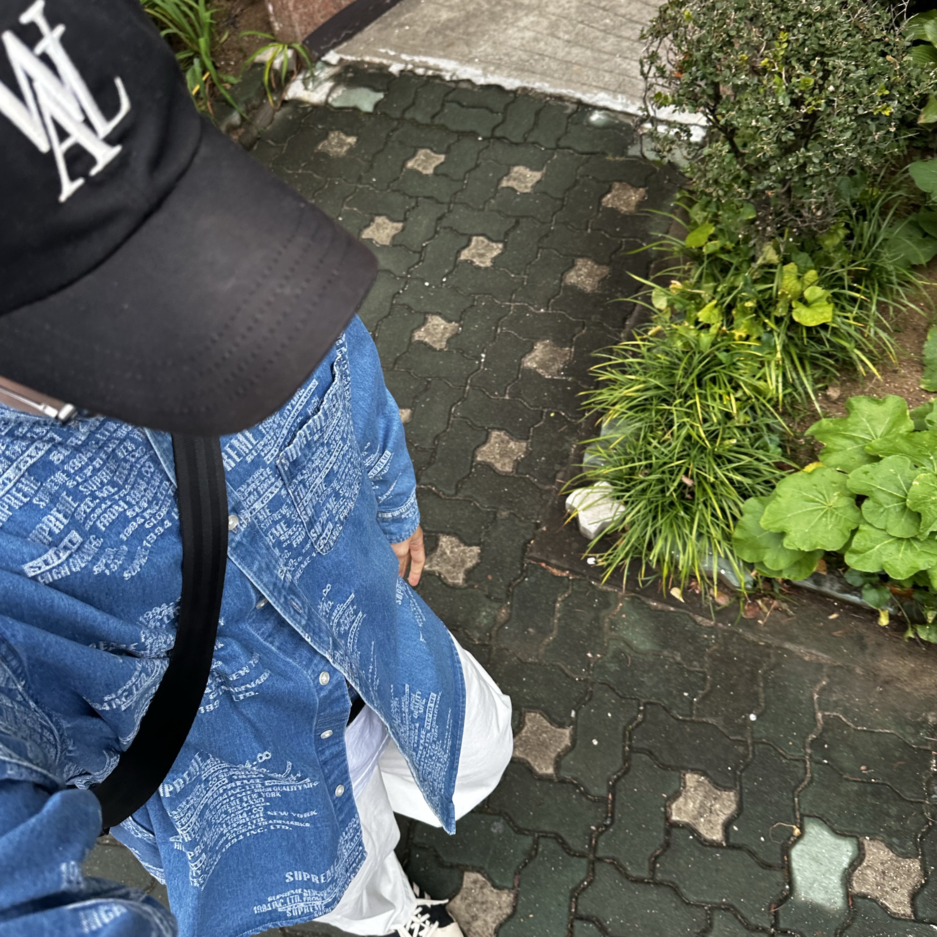 Supreme Trademark Jacquard Denim Shirt Washed Blue - 23SS, Adidas Superstar 82 Black White 착용 스타일