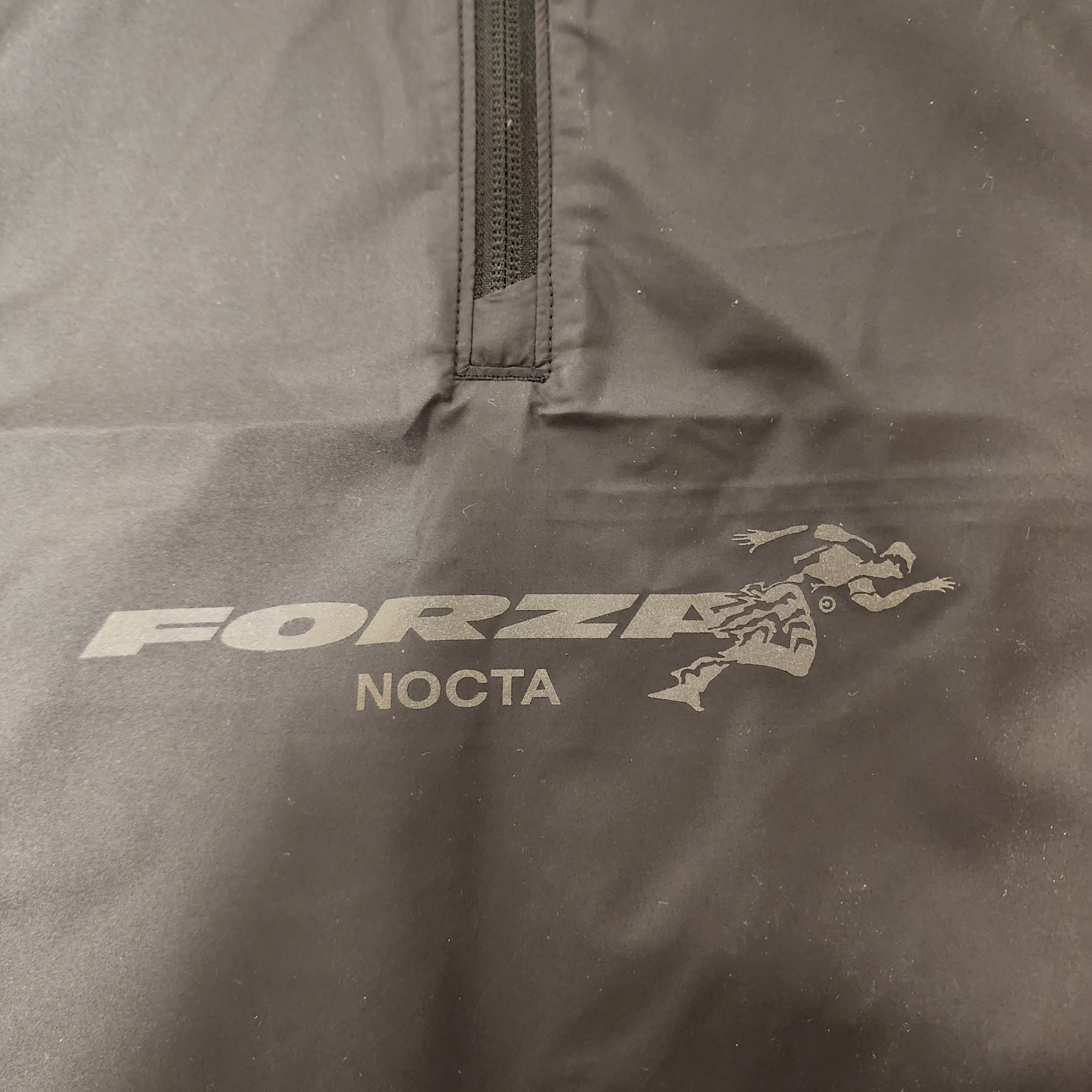 Nike x Drake Nocta NRG Running Jacket Black Baroque Brown (FJ3009-010) 착용 스타일 - 3