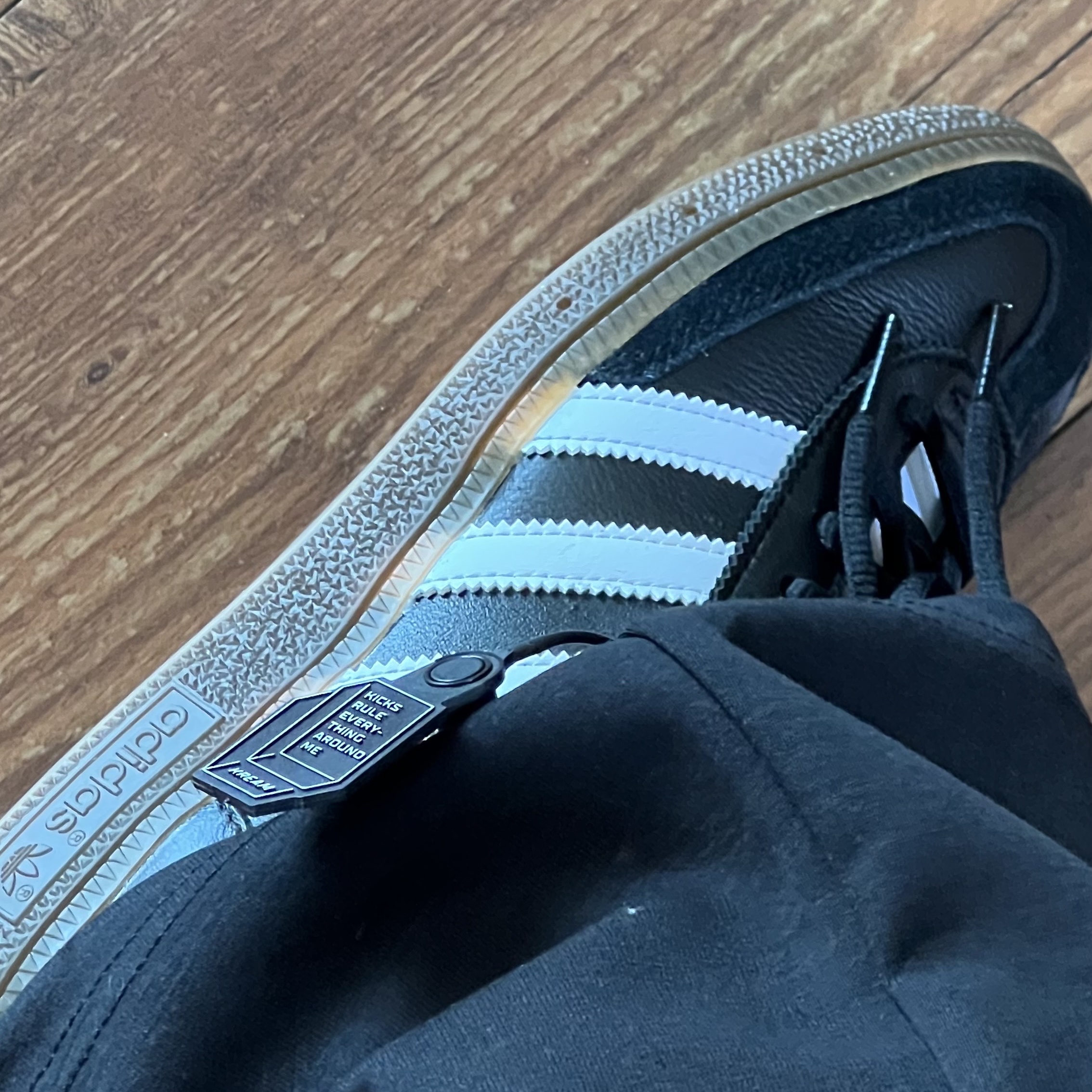 Adidas Spezial Handball Core Black White 착용 스타일 - 2