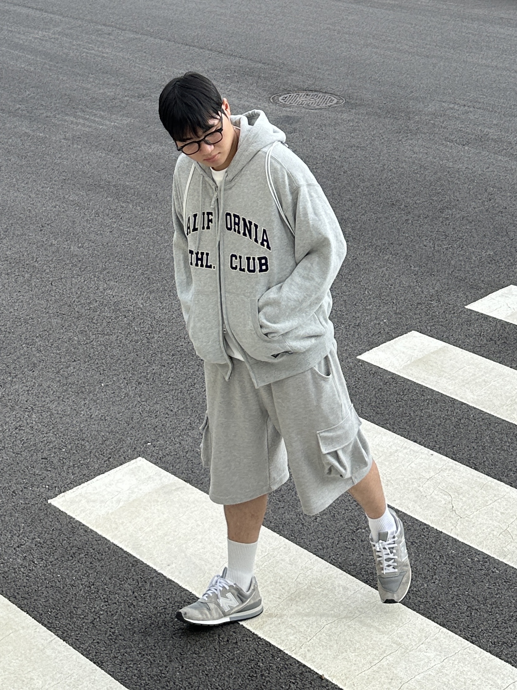 New Balance 996 Grey 착용 스타일 - 2