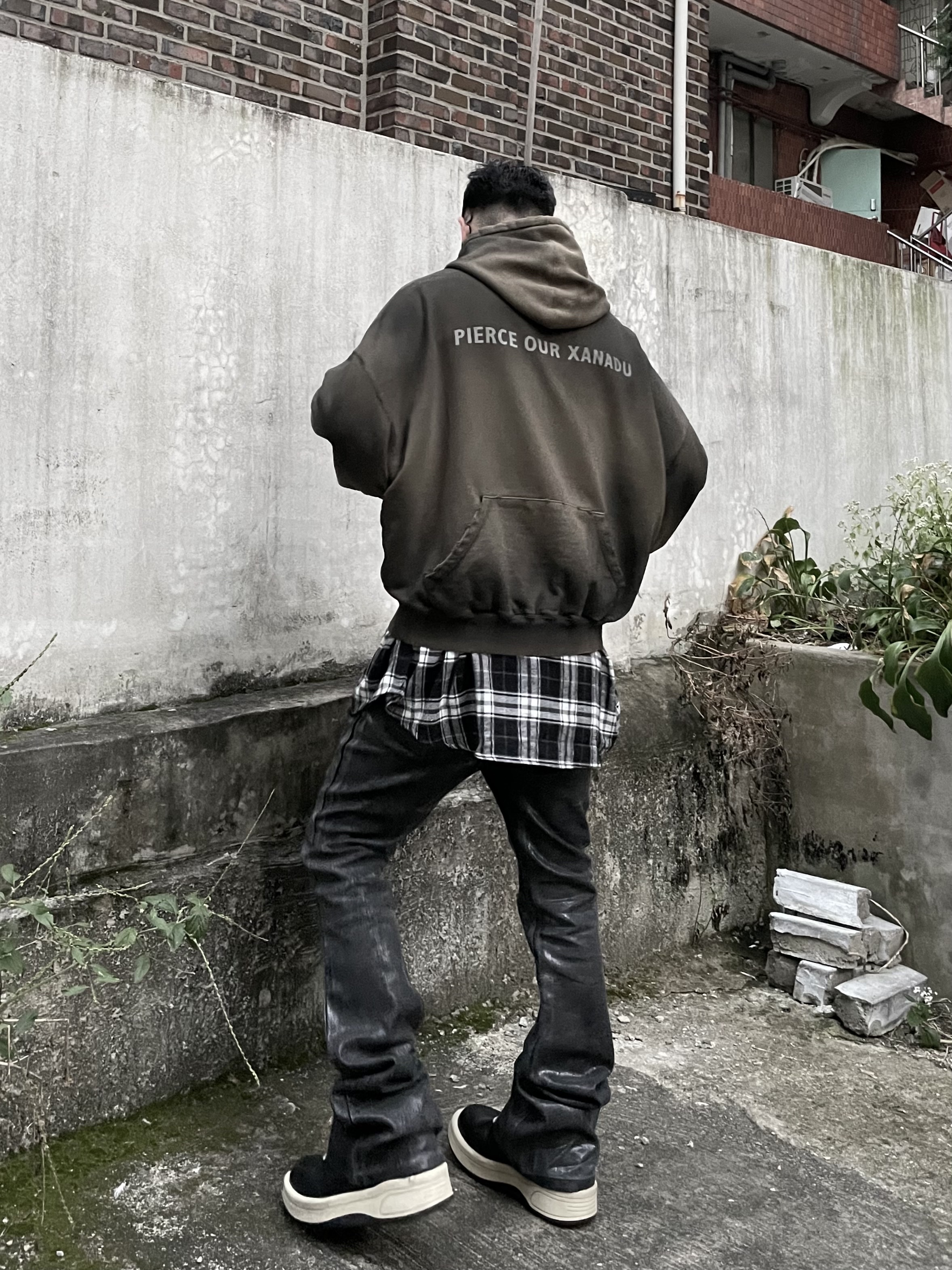 Converse x Drkshdw Turbowpn Black Cream 착용 스타일 - 2