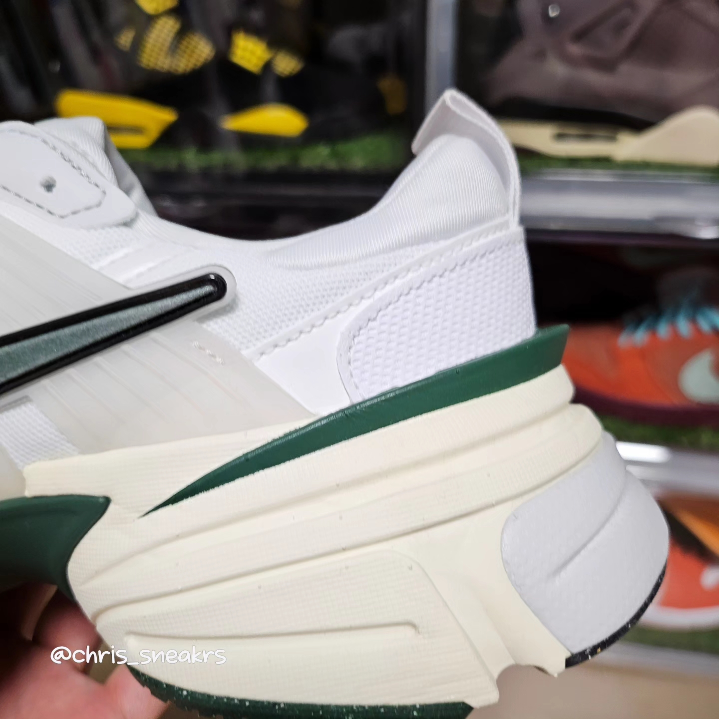 Nike V2K Run White Fir 착용 스타일 - 7