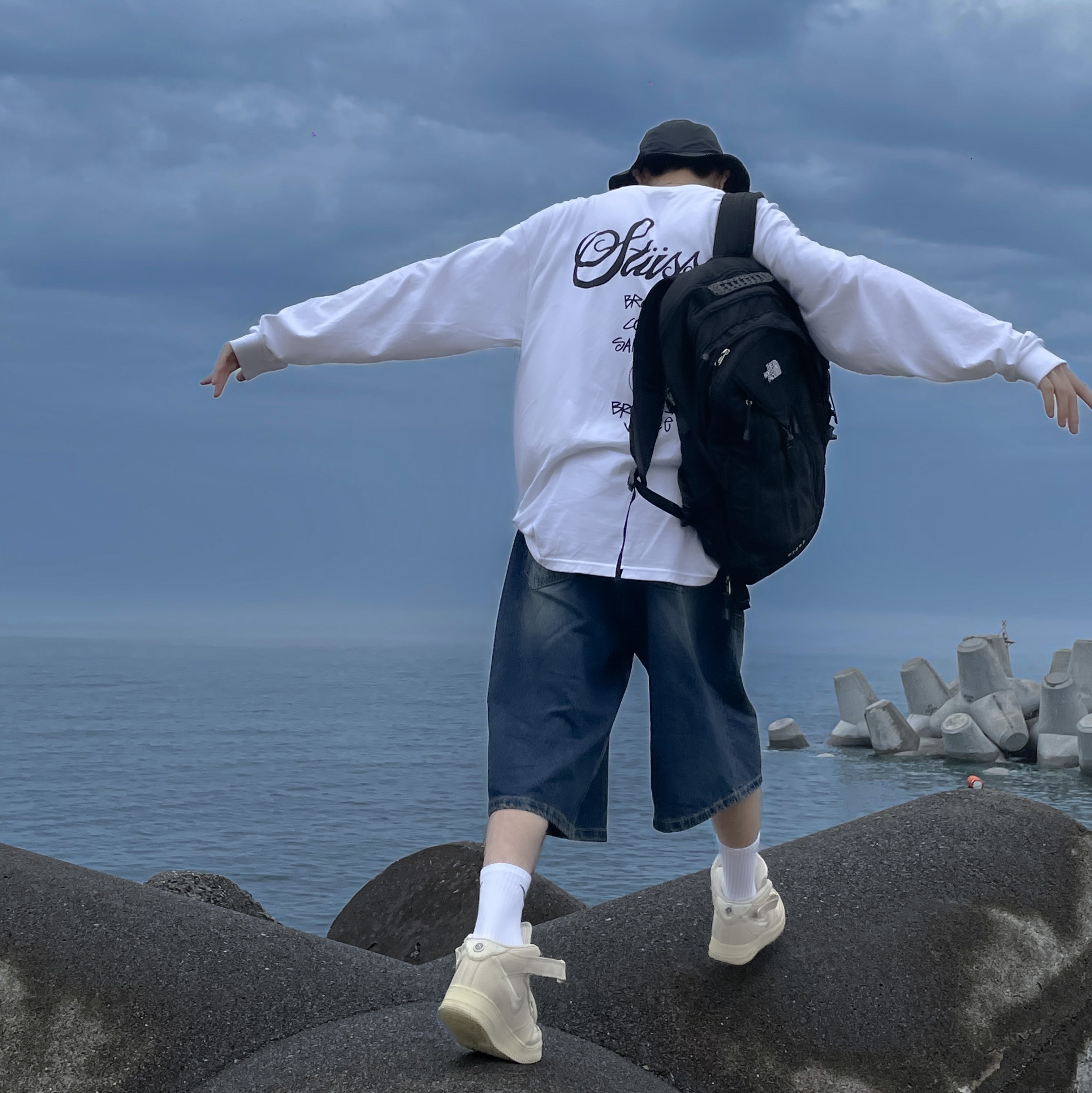 Stussy World Tour LS T-Shirt White 2023, Nike x Stussy Air Force 1 '07 Mid SP Fossil 착용 스타일