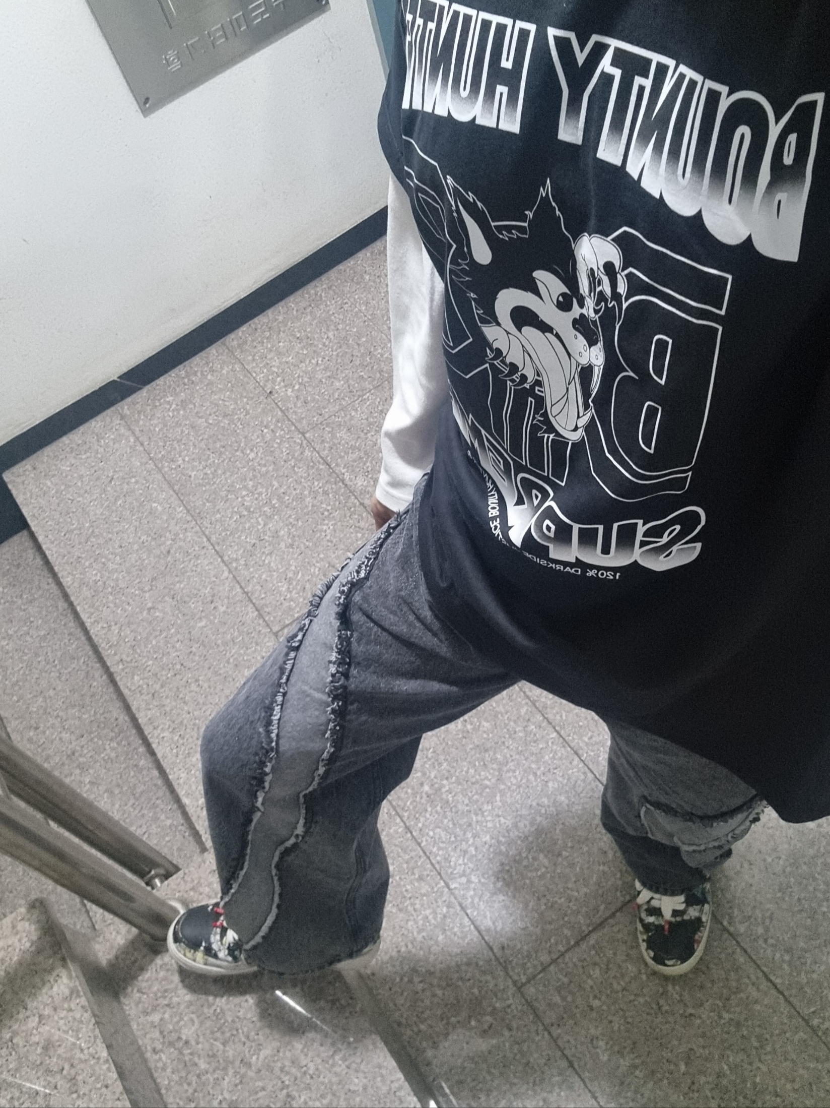 Supreme x Bounty Hunter Wolf T-Shirt Black - 23FW, Nike x Peaceminusone Air Force 1 Low Para-Noise - Korea Exclusive 착용 스타일