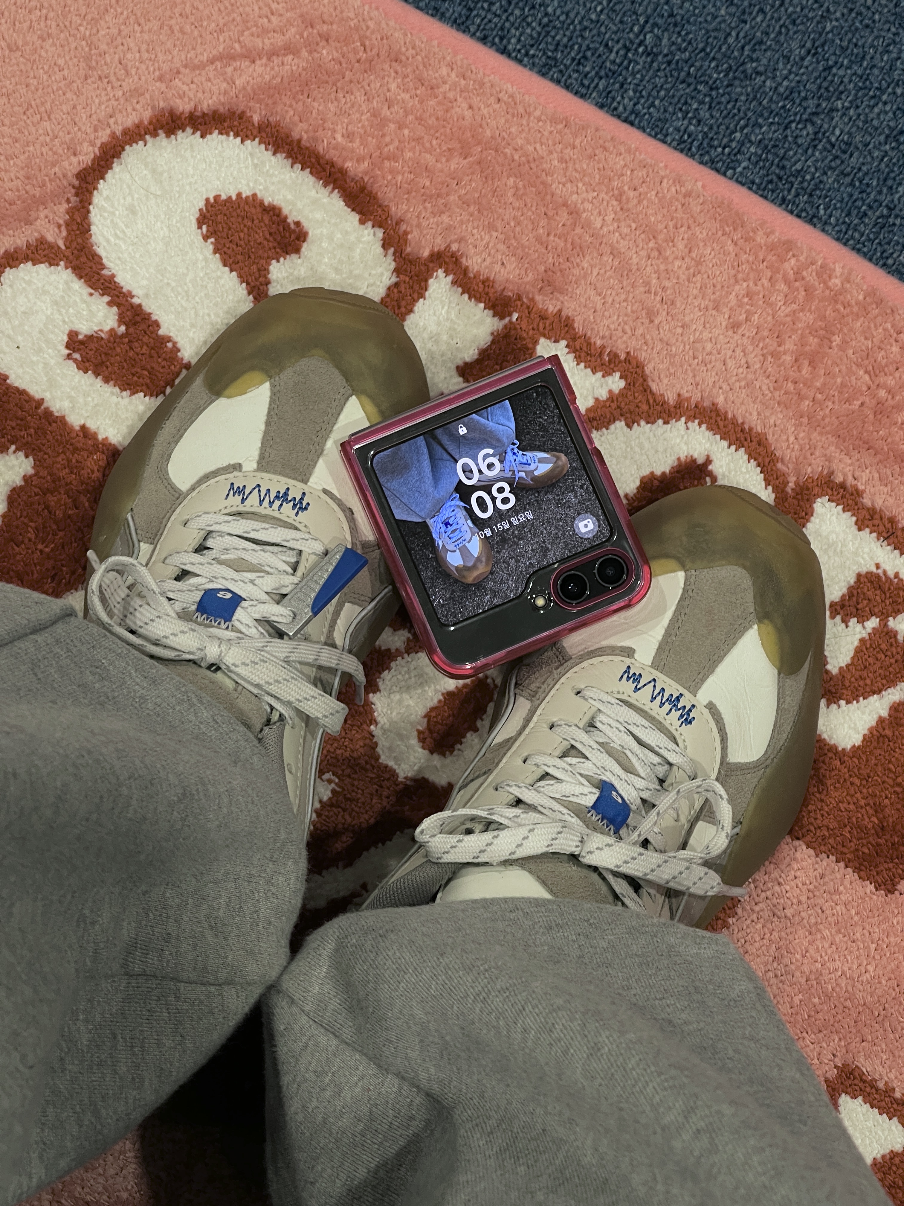 Puma x Ader Error Vaderon White, Samsung Galaxy Z Flip5 512GB Lavender (Korean Ver.) 착용 스타일
