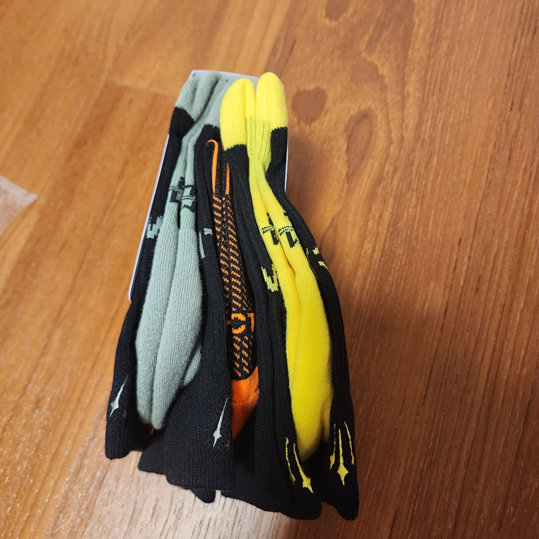 Nike x Drake Nocta Crew Socks Black Multi Color (3 Pack) 착용 스타일 - 2