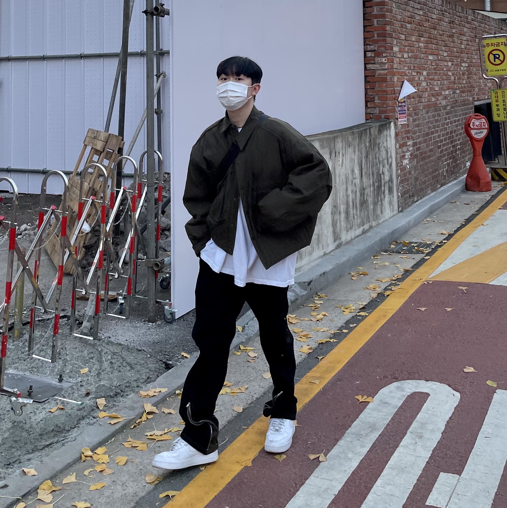 Nike Air Force 1 '07 Low White 착용 스타일 - 2