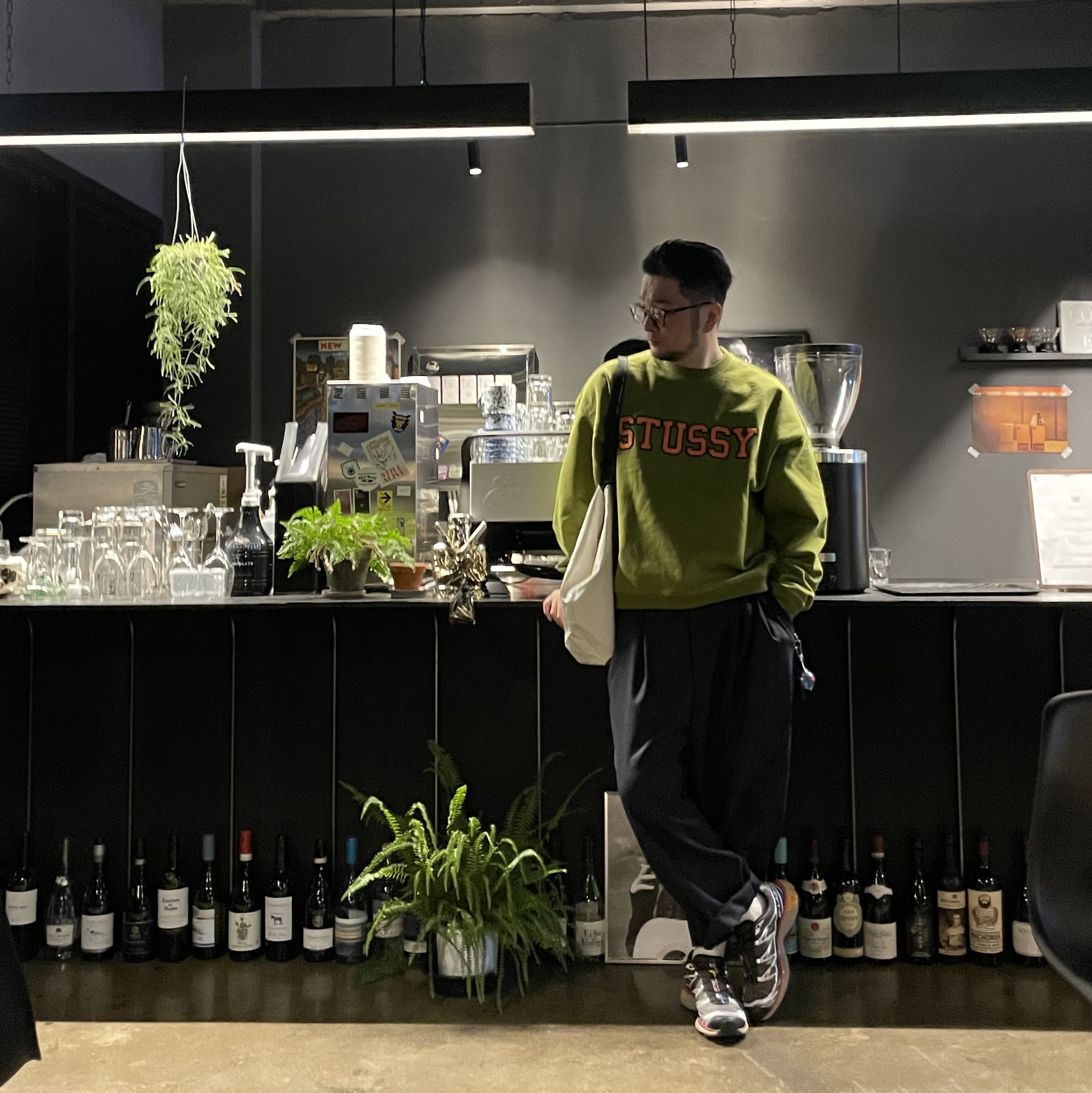 Salomon S/LAB XT-6 Softground ADV Black Red Dahlia, Stussy Relaxed Oversized Crew Green 착용 스타일