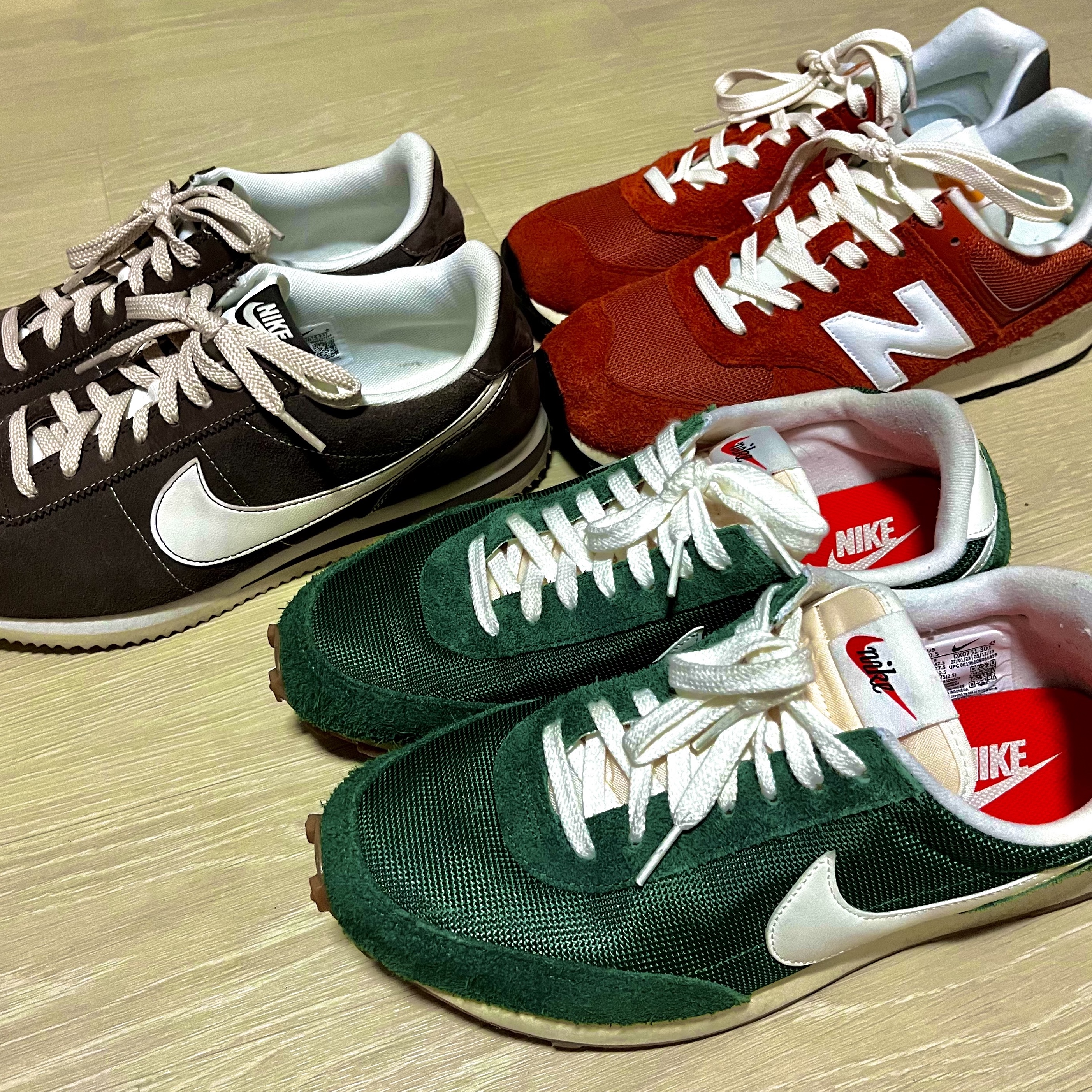 New Balance 574 Heritage Orange Burst White, Nike Cortez SE Hangul Day Baroque Brown Sail 착용 스타일