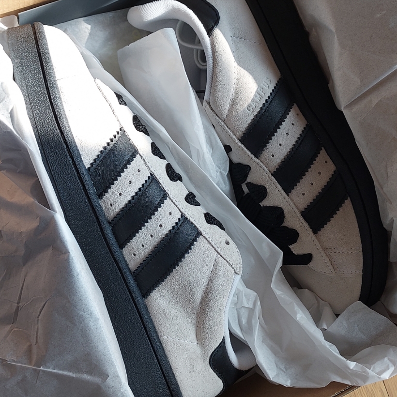 Adidas Campus 00s Cloud White Core Black 착용 스타일