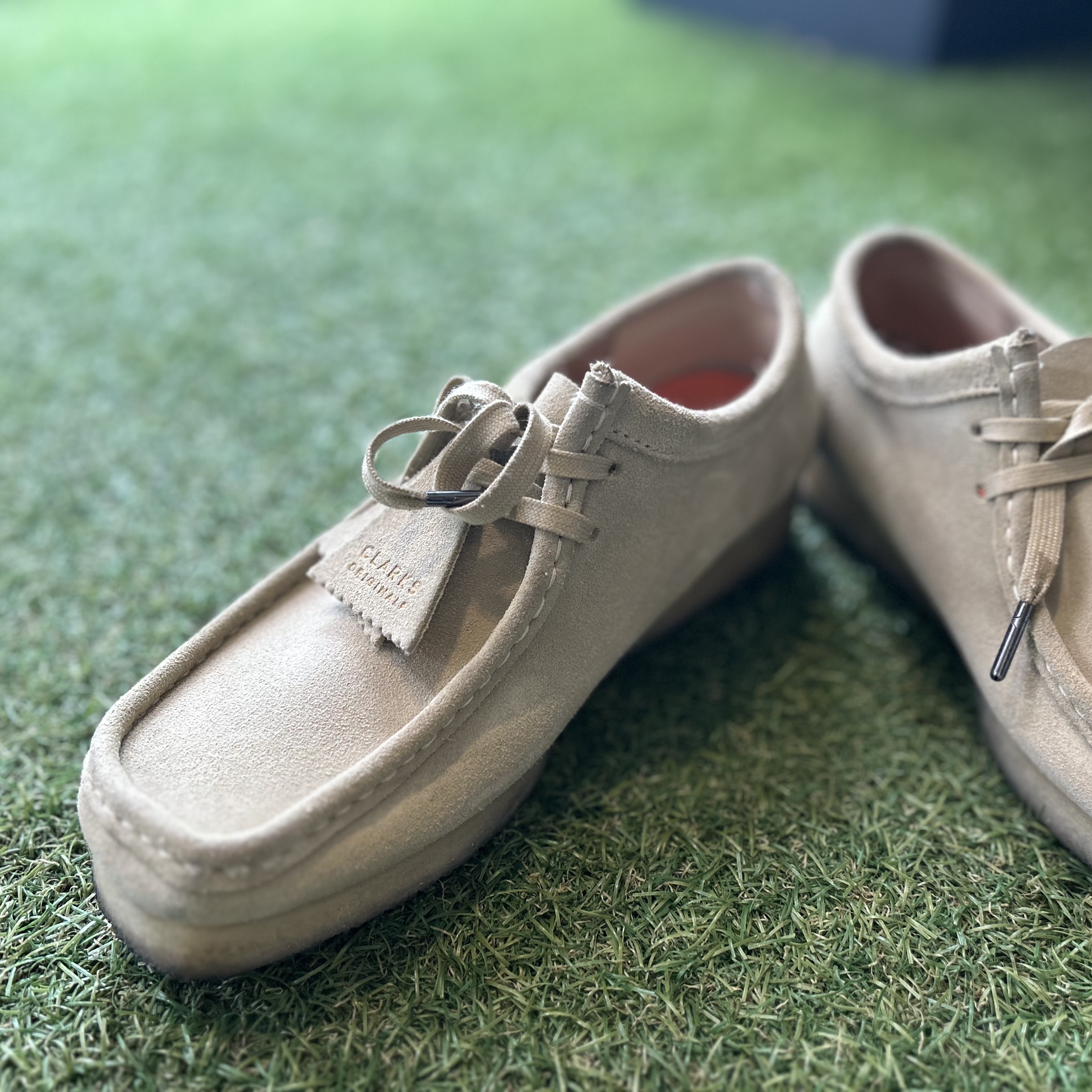 Clarks Wallabee Maple Suede 착용 스타일 - 2