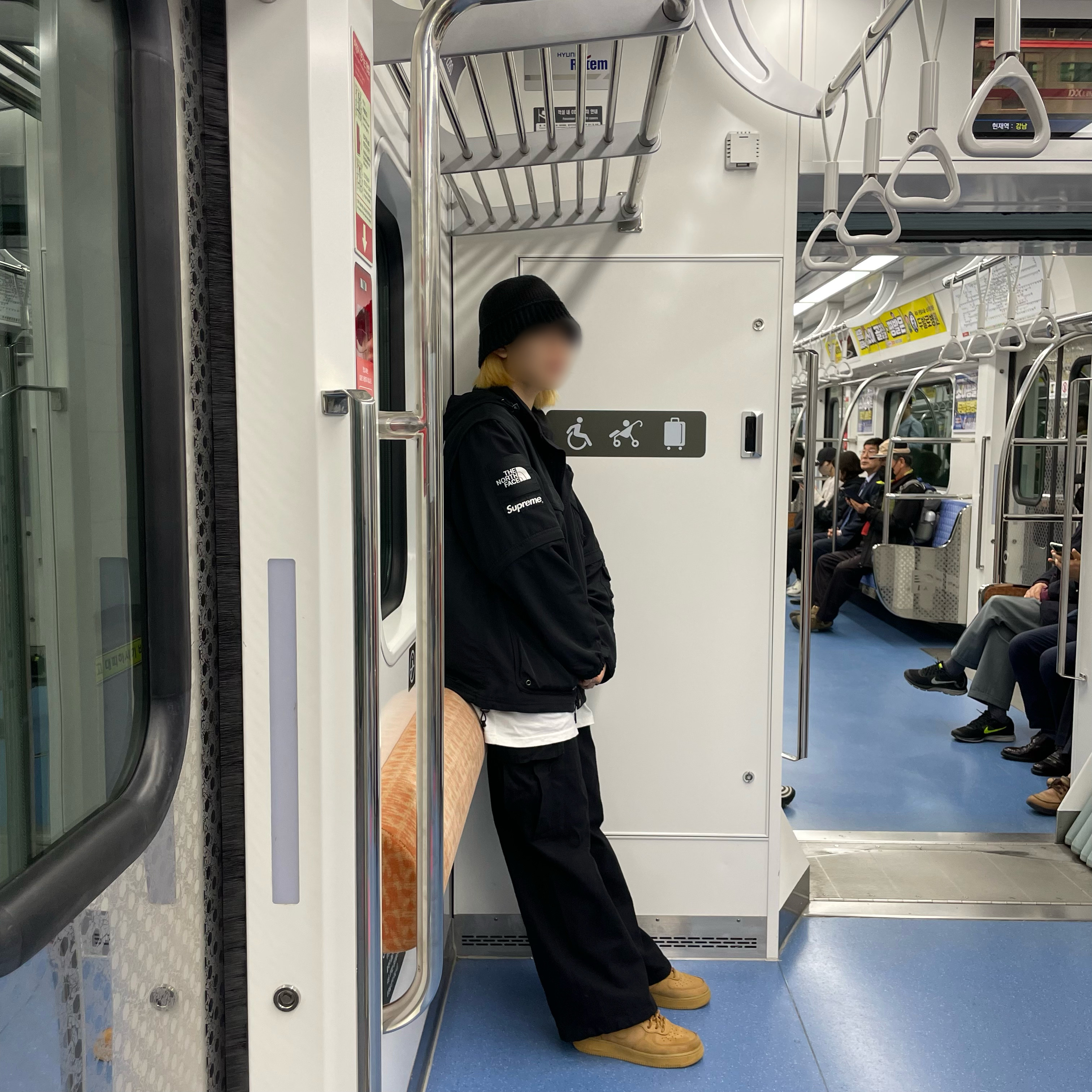 Supreme x The North Face Trekking Convertible Jacket Black - 22SS, Nike Air Force 1 Mid '07 WB Flax 착용 스타일 - 2