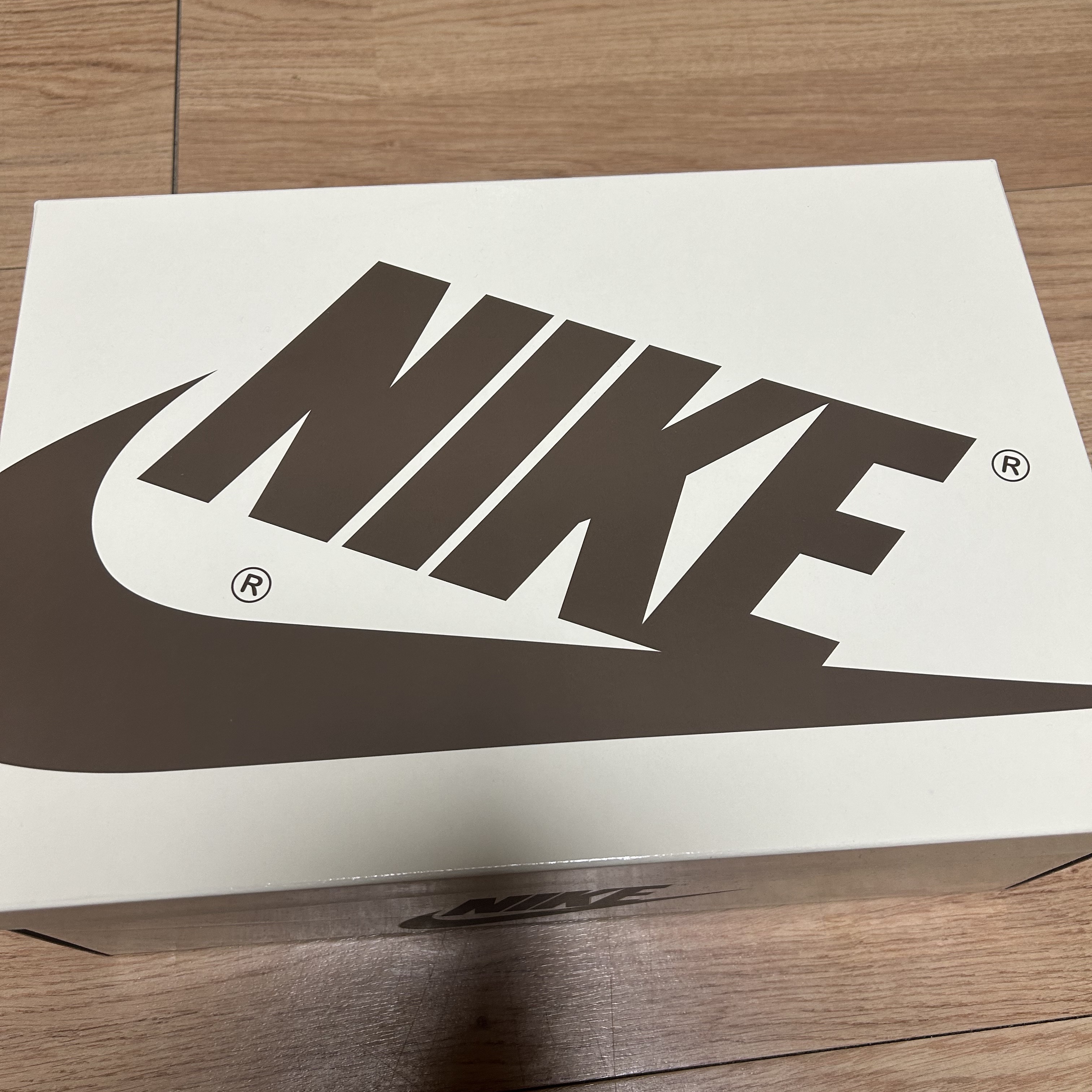 Jordan 1 x Travis Scott Retro Low Golf NRG Neutral Olive 착용 스타일 - 4