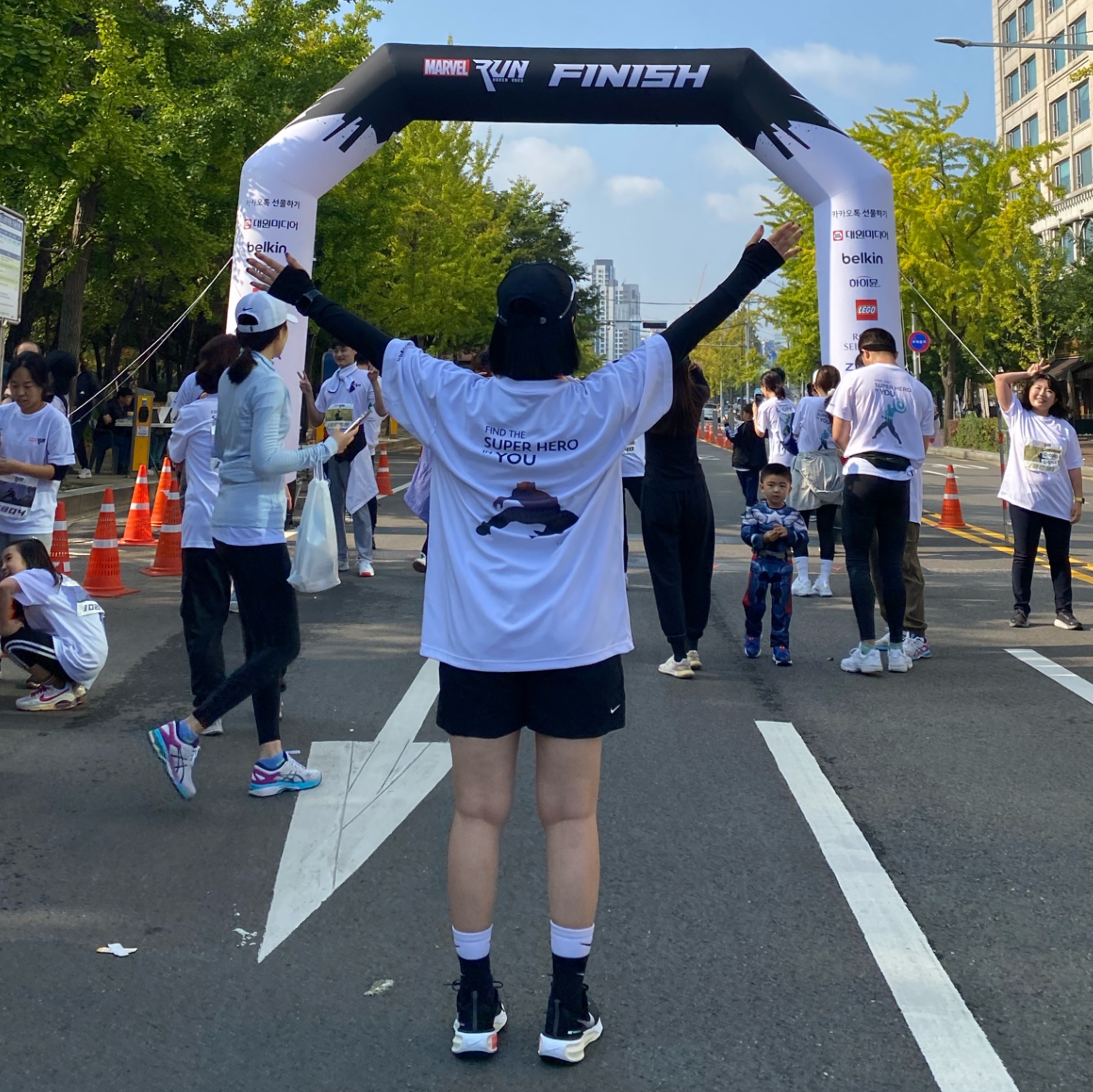 (W) Nike ACG Oversized Shorts Black - Asia, Nike ZoomX Invincible Run Flyknit 3 Black White 착용 스타일 - 2