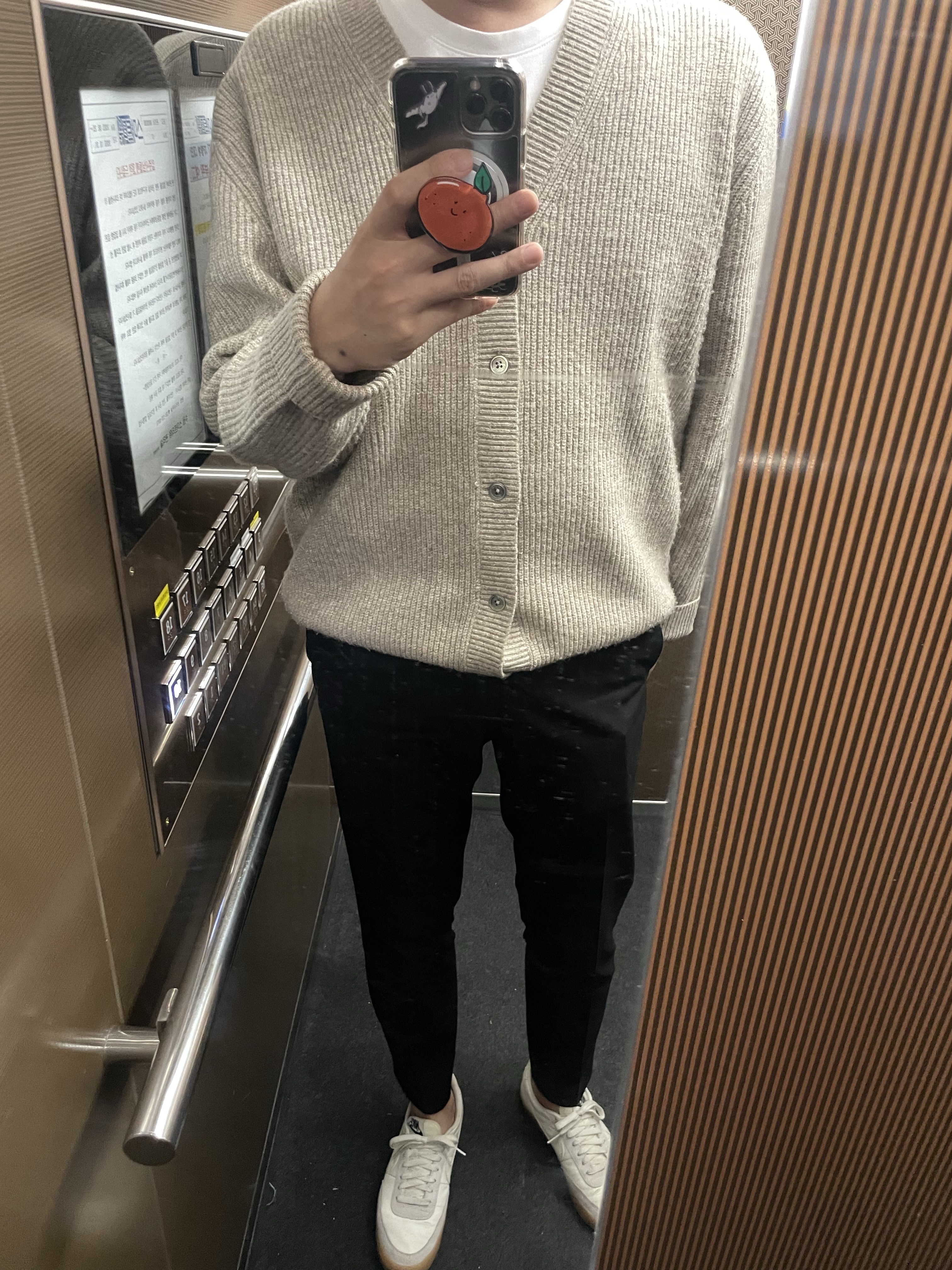 Nike x Drake Nocta Cardinal Stock Essential Hoodie Grey - US/EU, Nike Air Max 97 Triple White Wolf Grey 착용 스타일 - 2