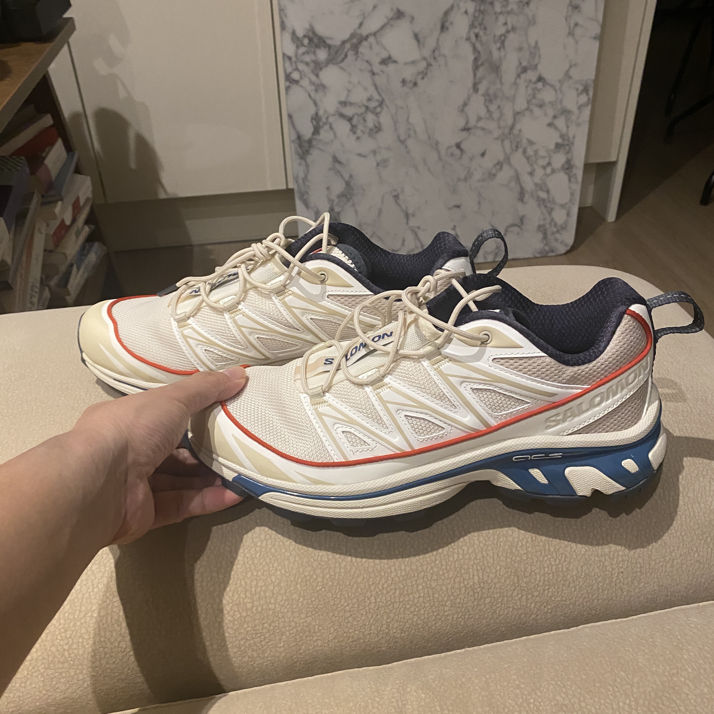 Salomon XT-6 Expanse Almond Milk Aegean Blue 착용 스타일