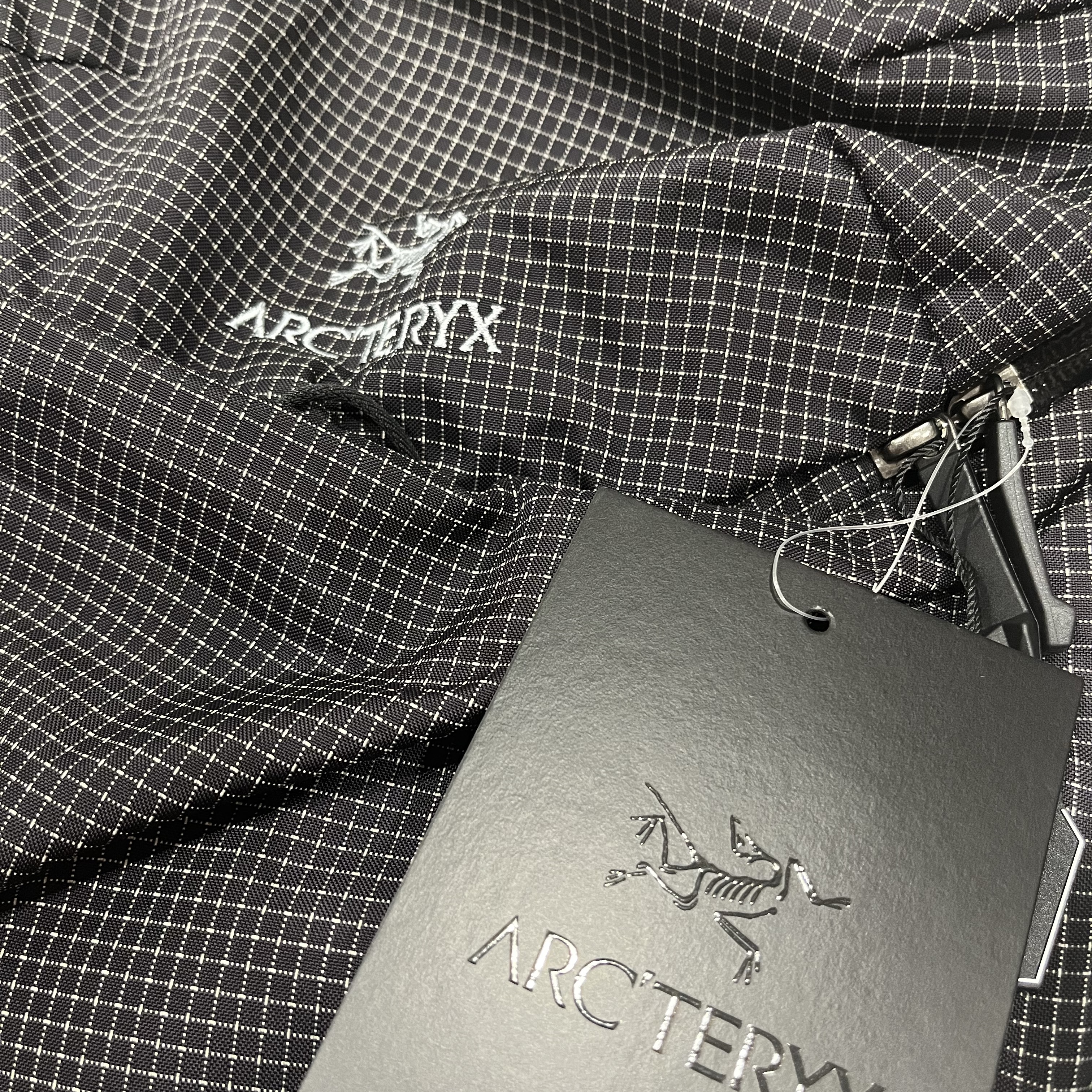 Arc'teryx Konseal 15 Backpack Black 착용 스타일