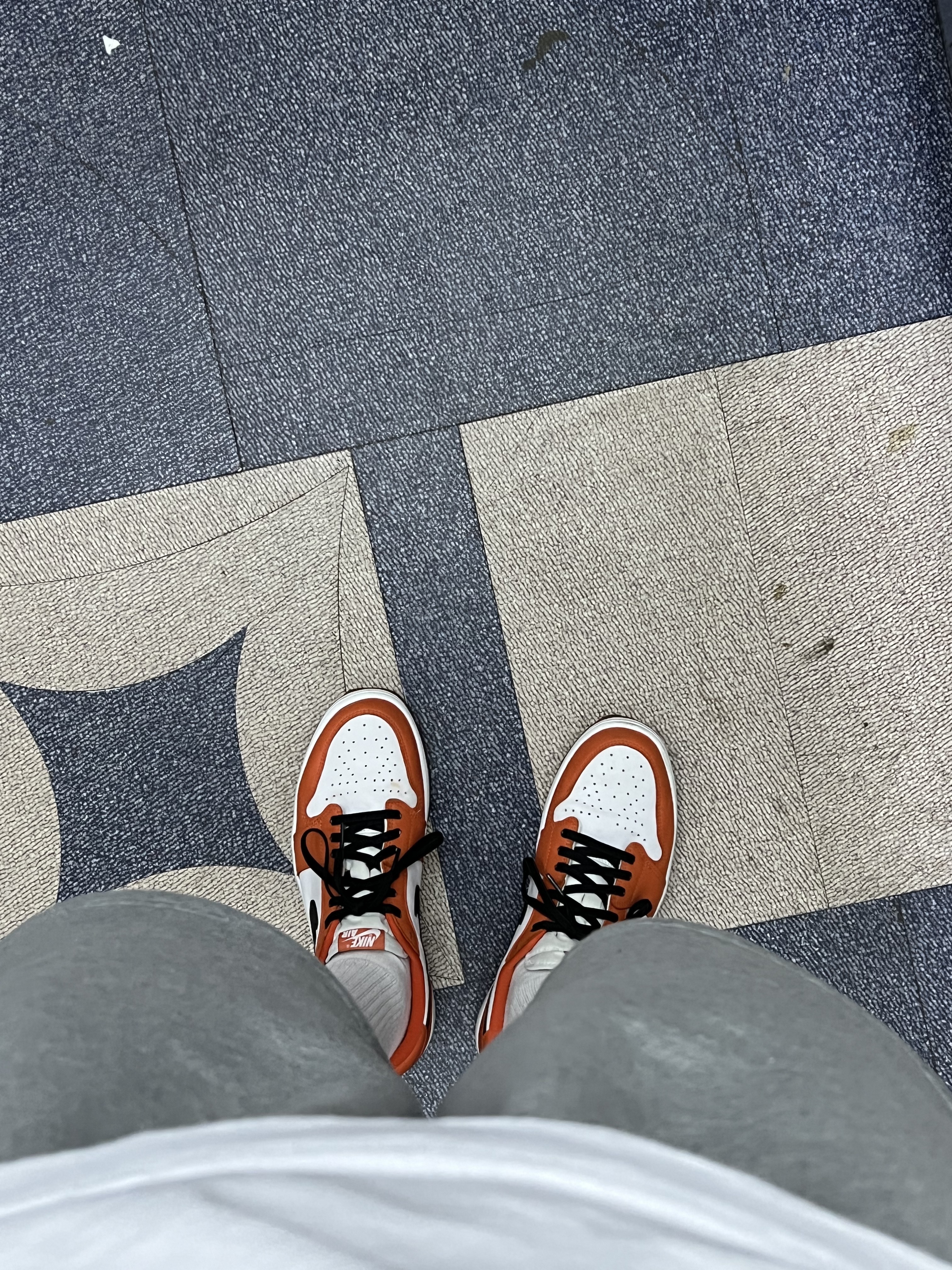 (W) Adidas Gazelle Indoor Blue Fusion Cloud White, Jordan 1 Low OG Starfish 착용 스타일 - 2