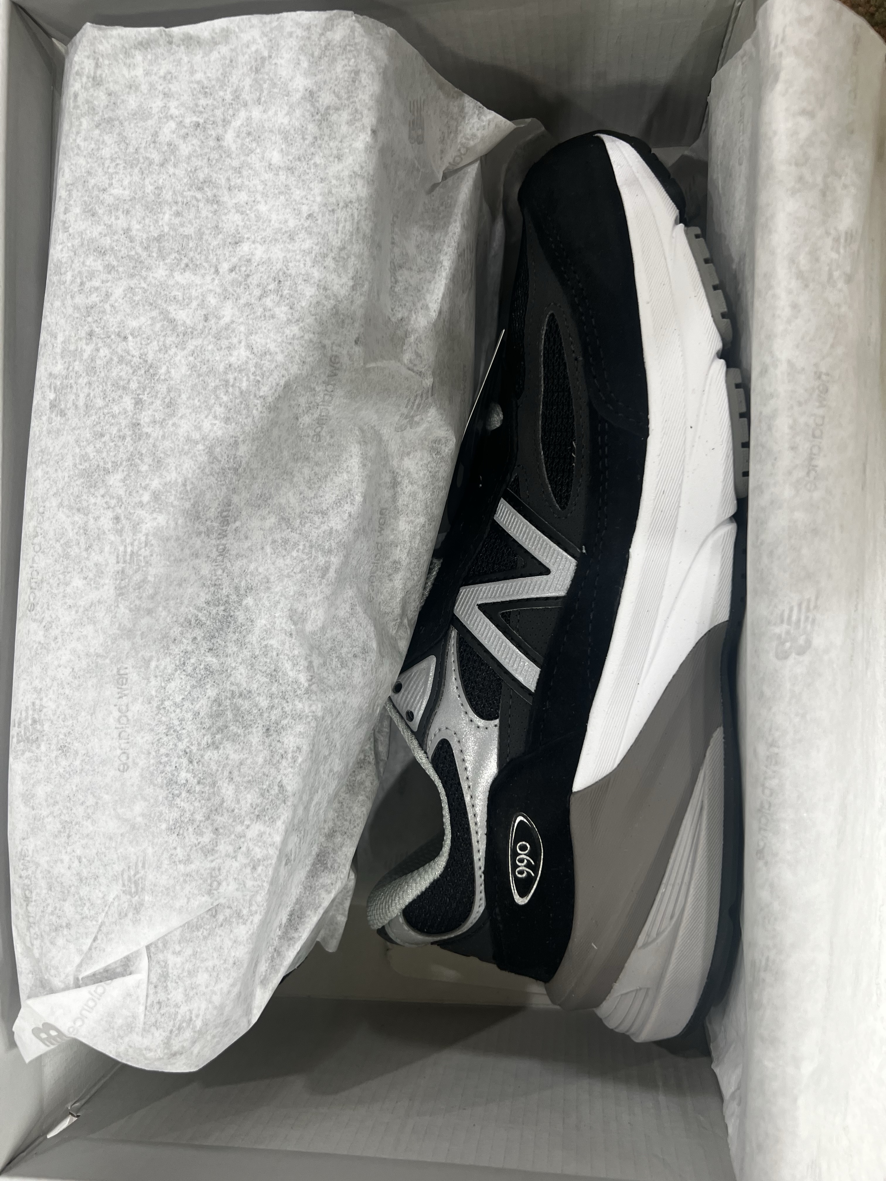 New Balance 990v6 Made in USA Black White 착용 스타일