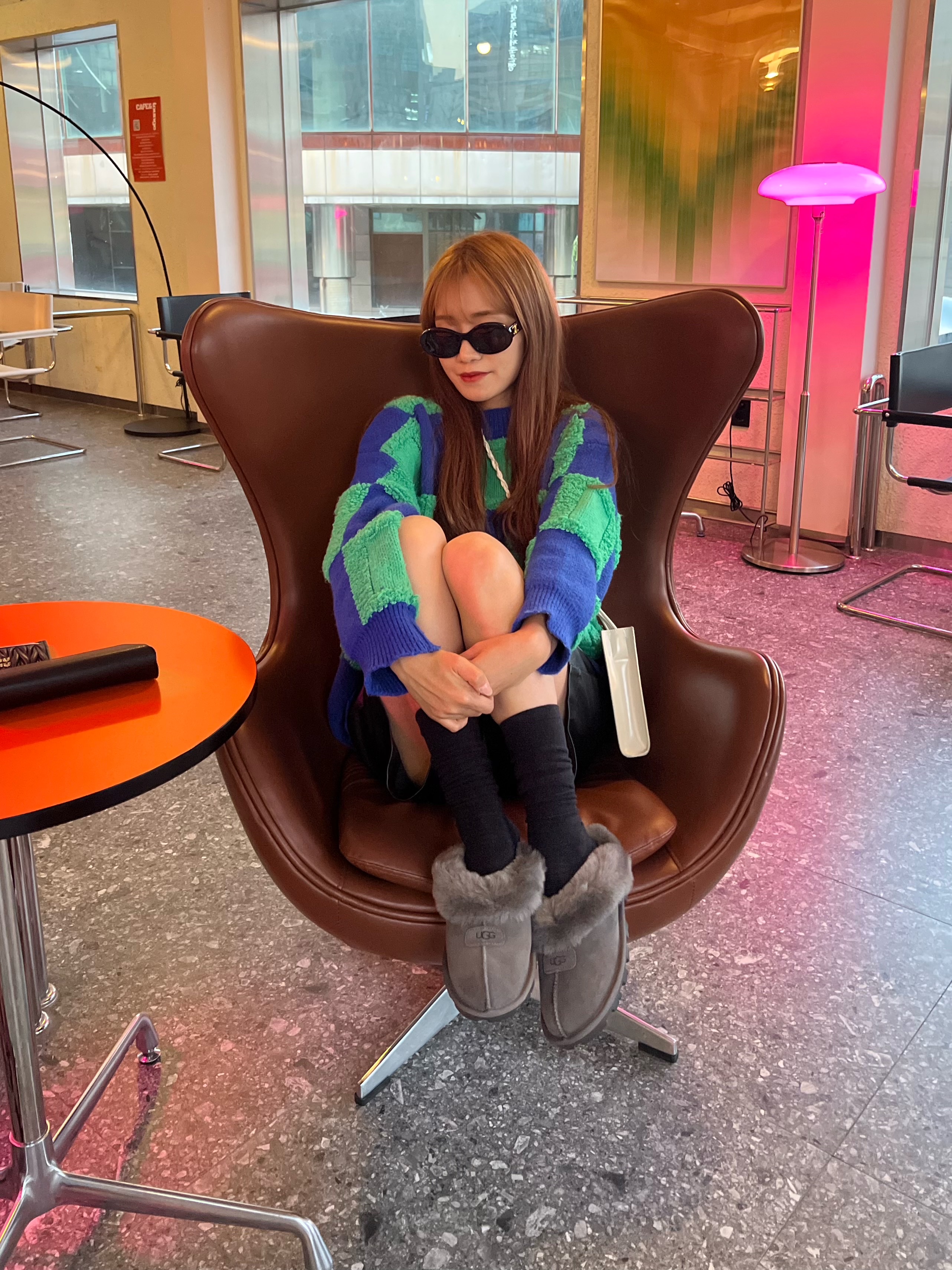(W) Celine Triomphe 01 Sunglasses in Acetate Black, Jil Sander Tangle Small Natural 착용 스타일 - 2