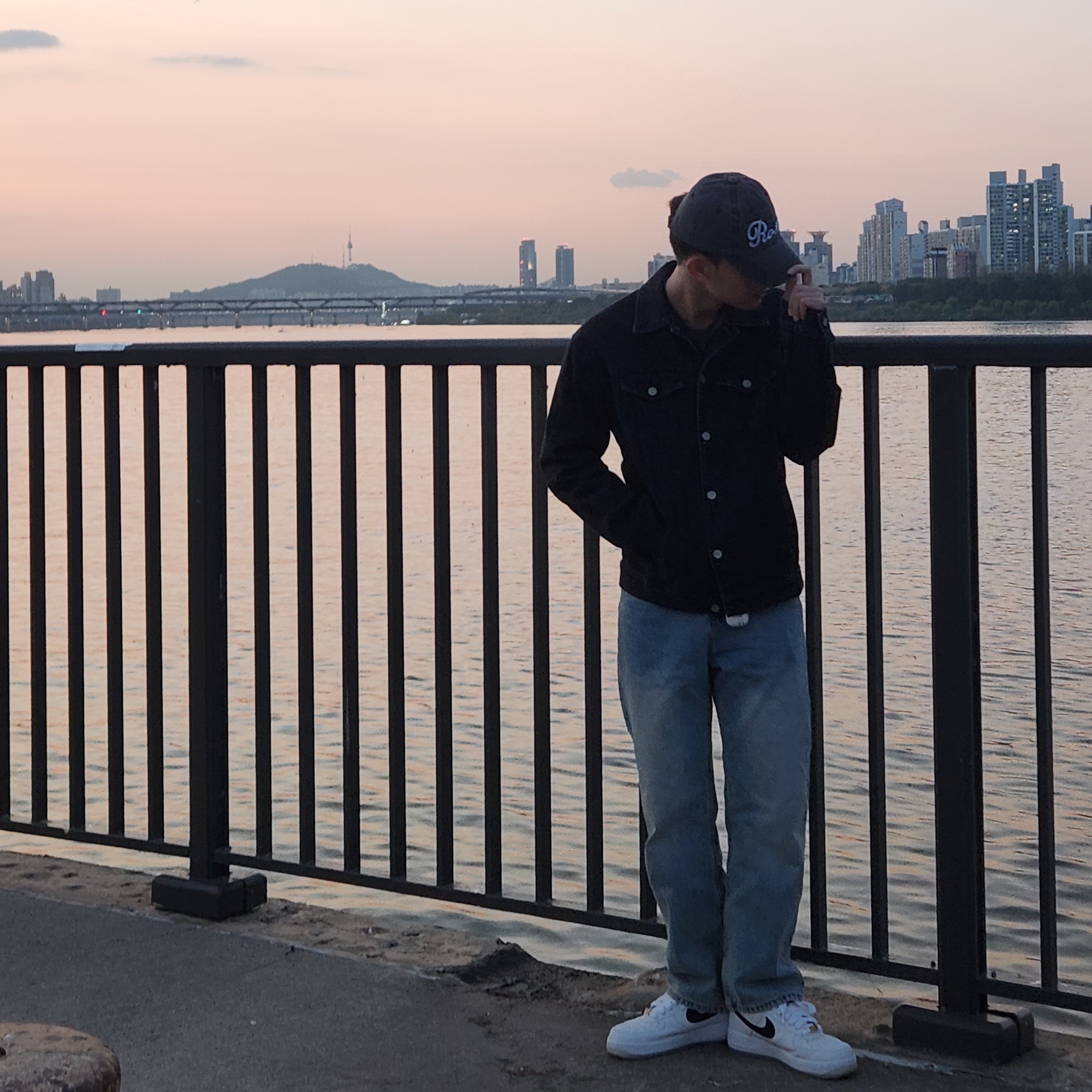 Nike Air Force 1 '07 PRM Bronx Origins 착용 스타일