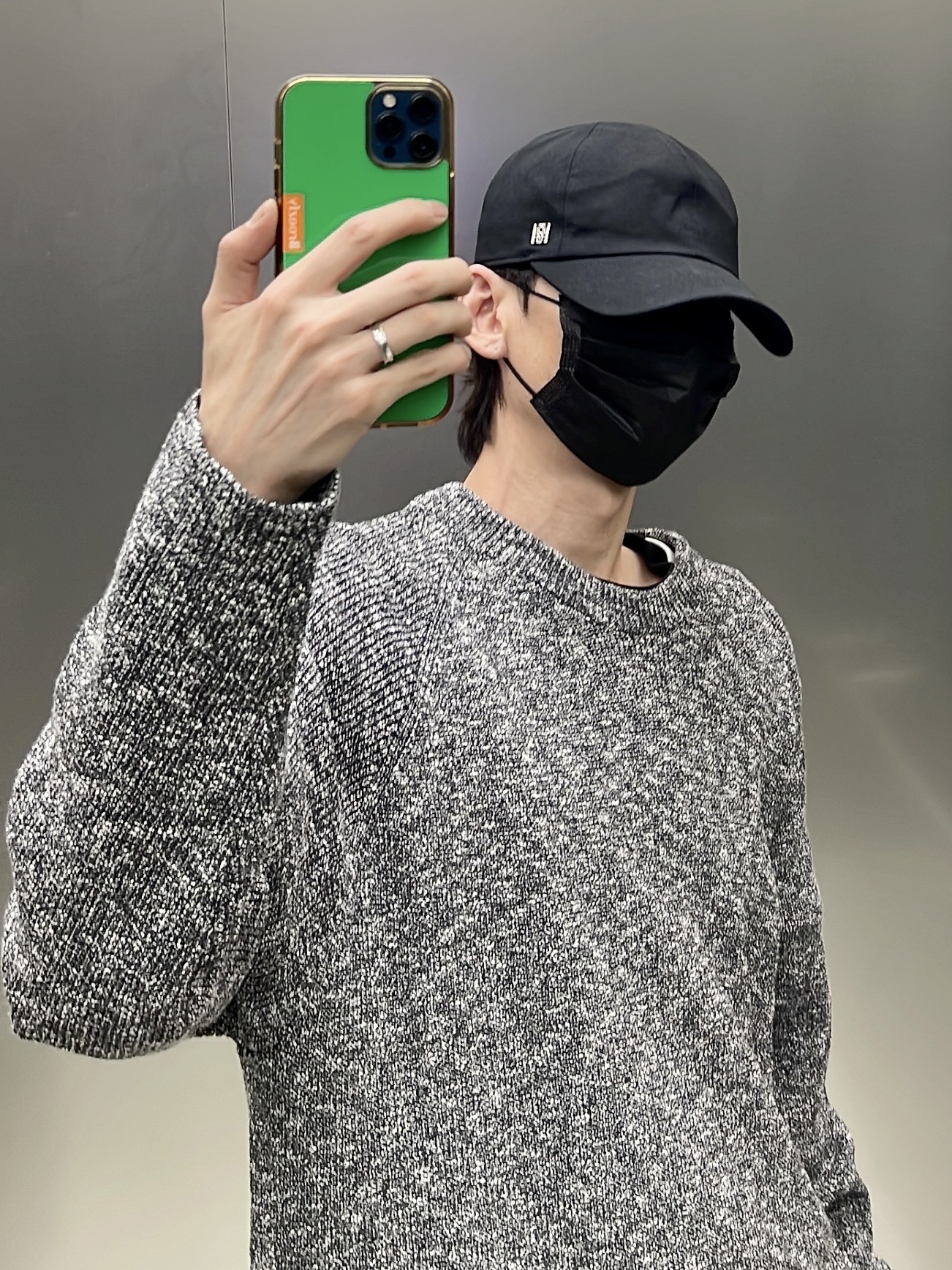 Stone Island Shadow Project 5121R Patterned Slub Dry Yarn Mock Neck Knit Black - 23SS, (W) Toteme Baseball Cap Black 착용 스타일 - 9