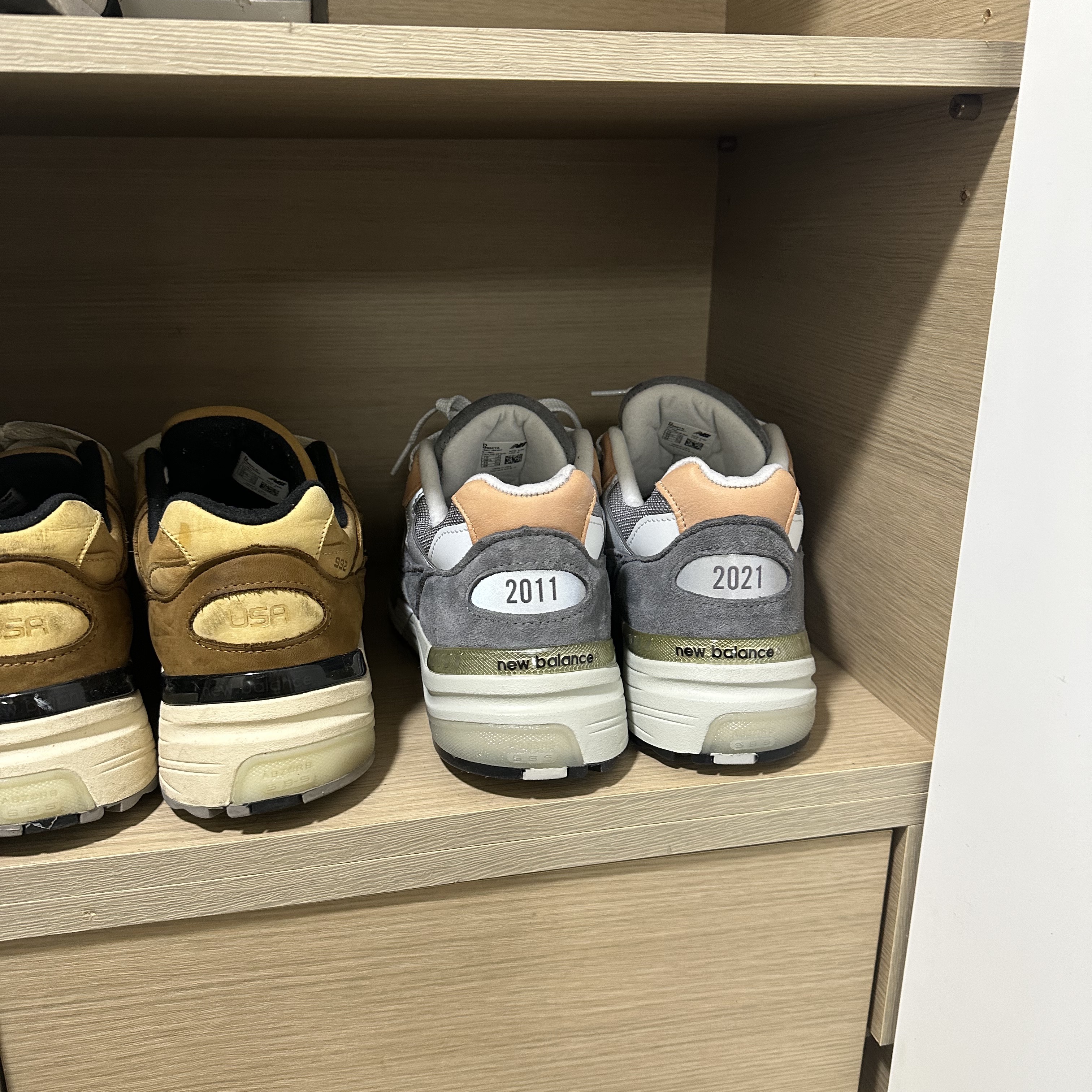 New Balance x Todd Snyder 992 Made in USA 10th Anniversary Grey Tan 착용 스타일
