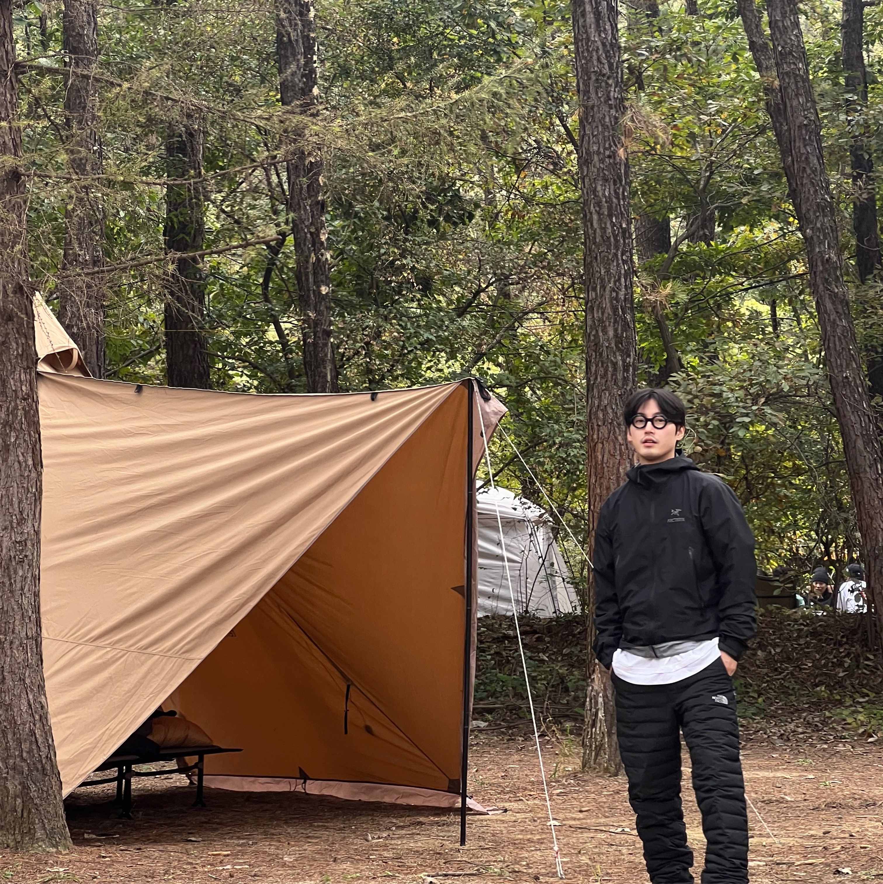 Arc'teryx Beta Jacket Black, Effector Liquid Black 착용 스타일