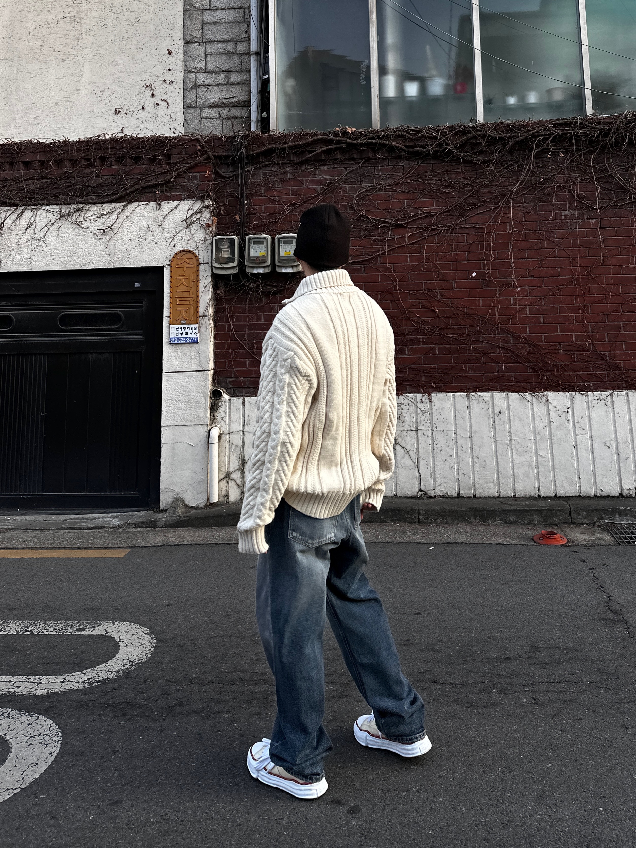 Maison Mihara Yasuhiro Peterson OG Sole Canvas Low-top Sneakers Natural, Supreme New Era Script Beanie Black - 22FW 착용 스타일 - 1