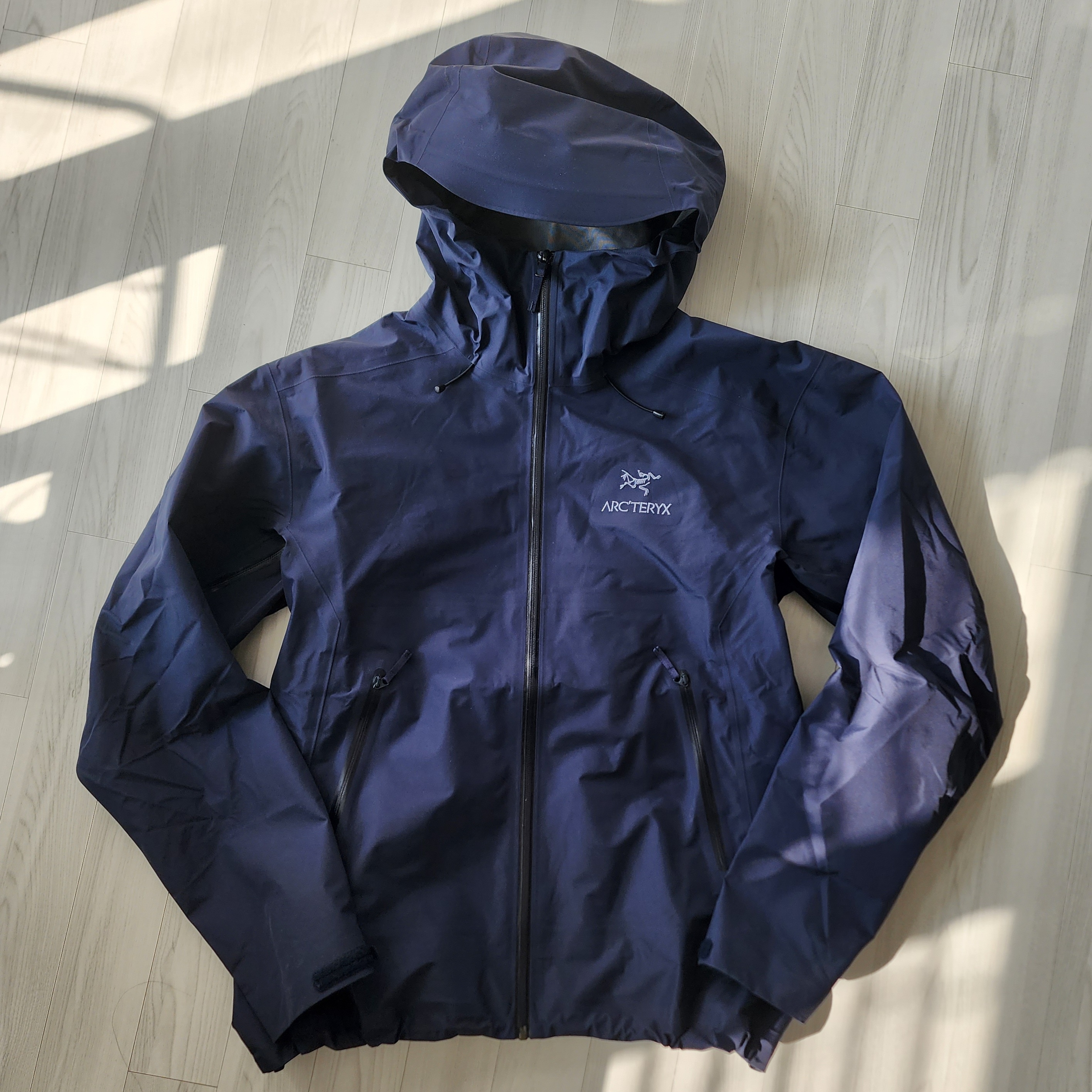 Arc'teryx Beta LT Jacket Black Sapphire, Arc'teryx Cerium Hoody Oracle 착용 스타일 - 1