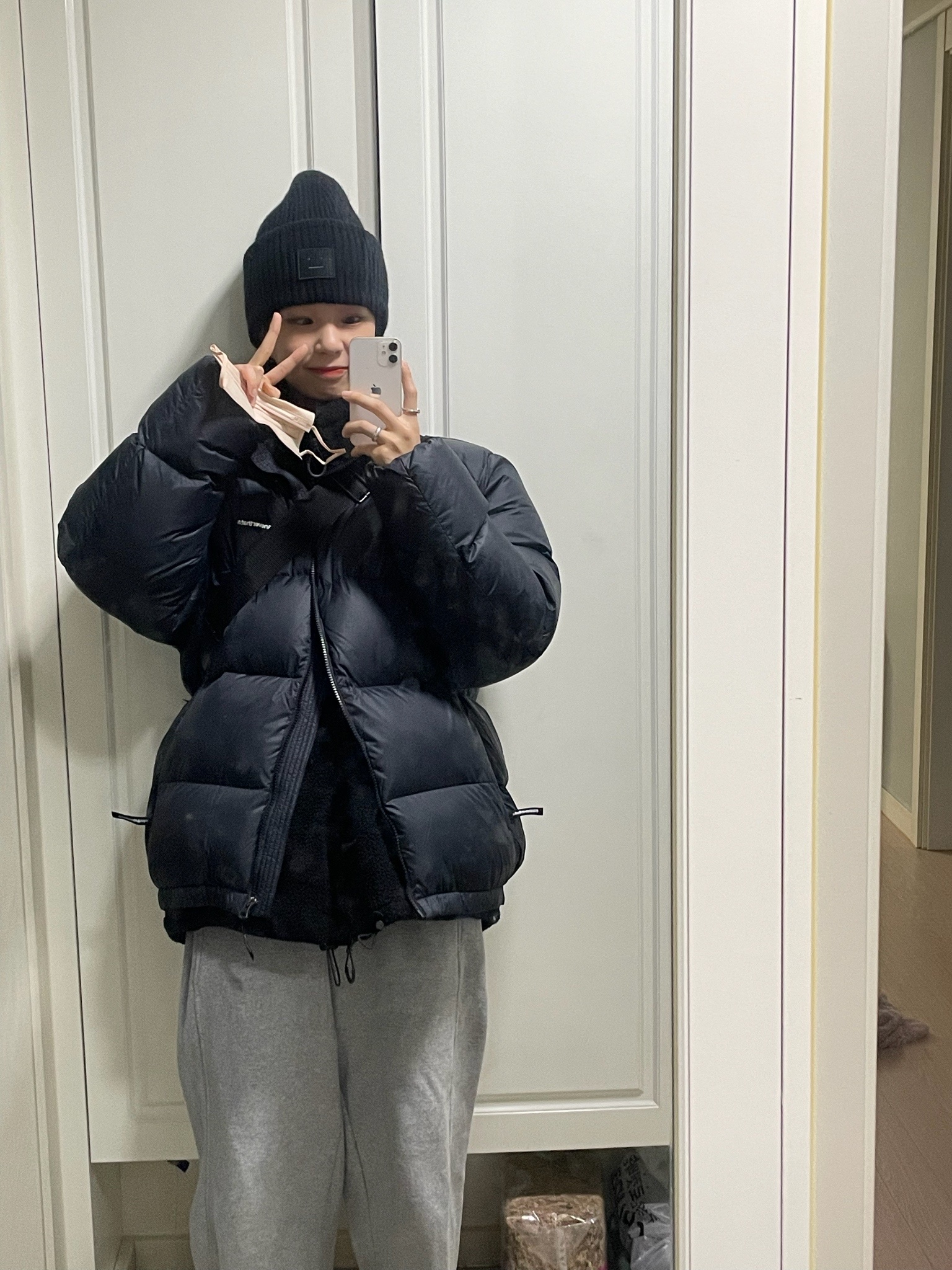Acne Studios Large Face Logo Beanie Black 착용 스타일