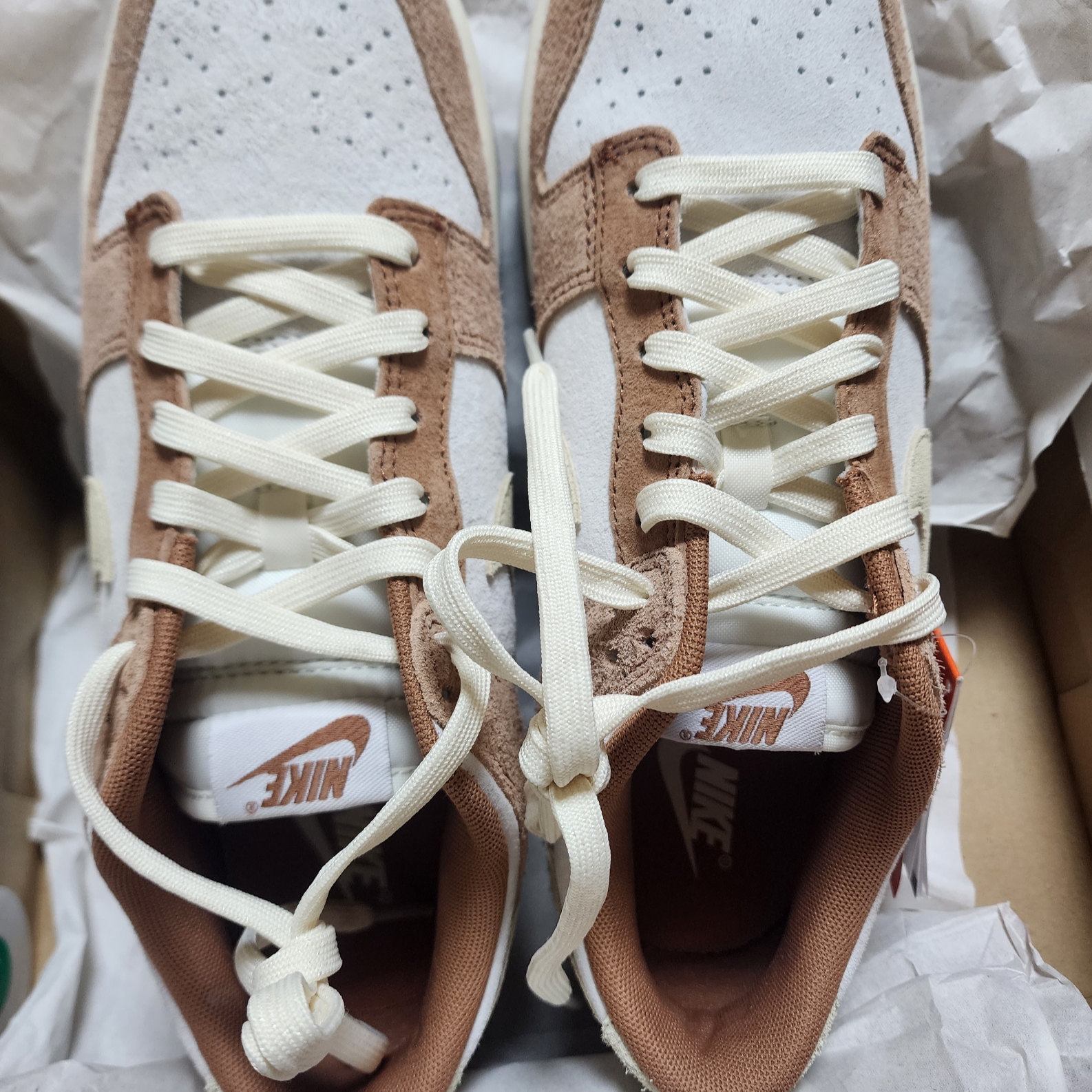 Nike Dunk Low Pro Premium Medium Curry 착용 스타일 - 2