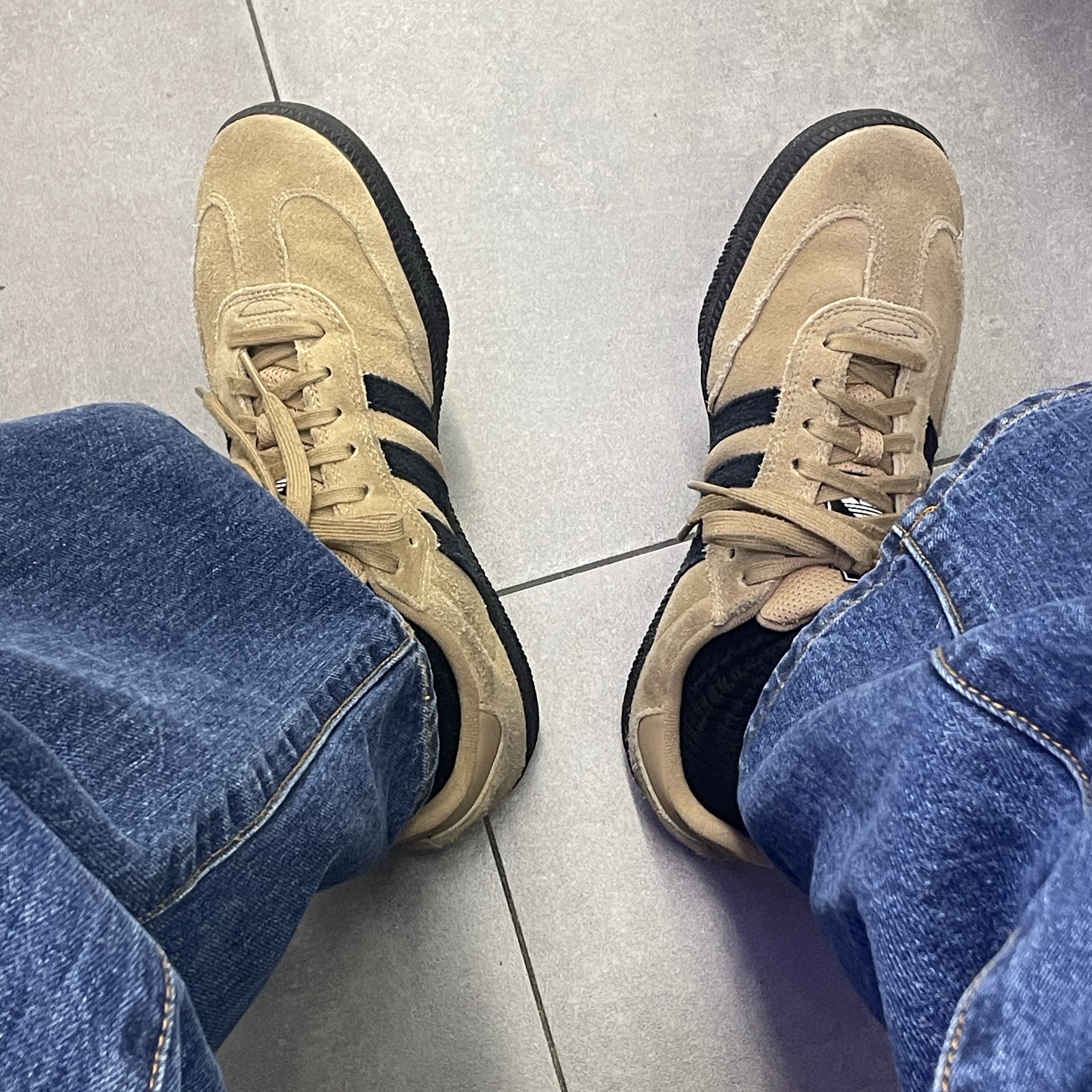 Adidas Samba ADV Cardboard 착용 스타일