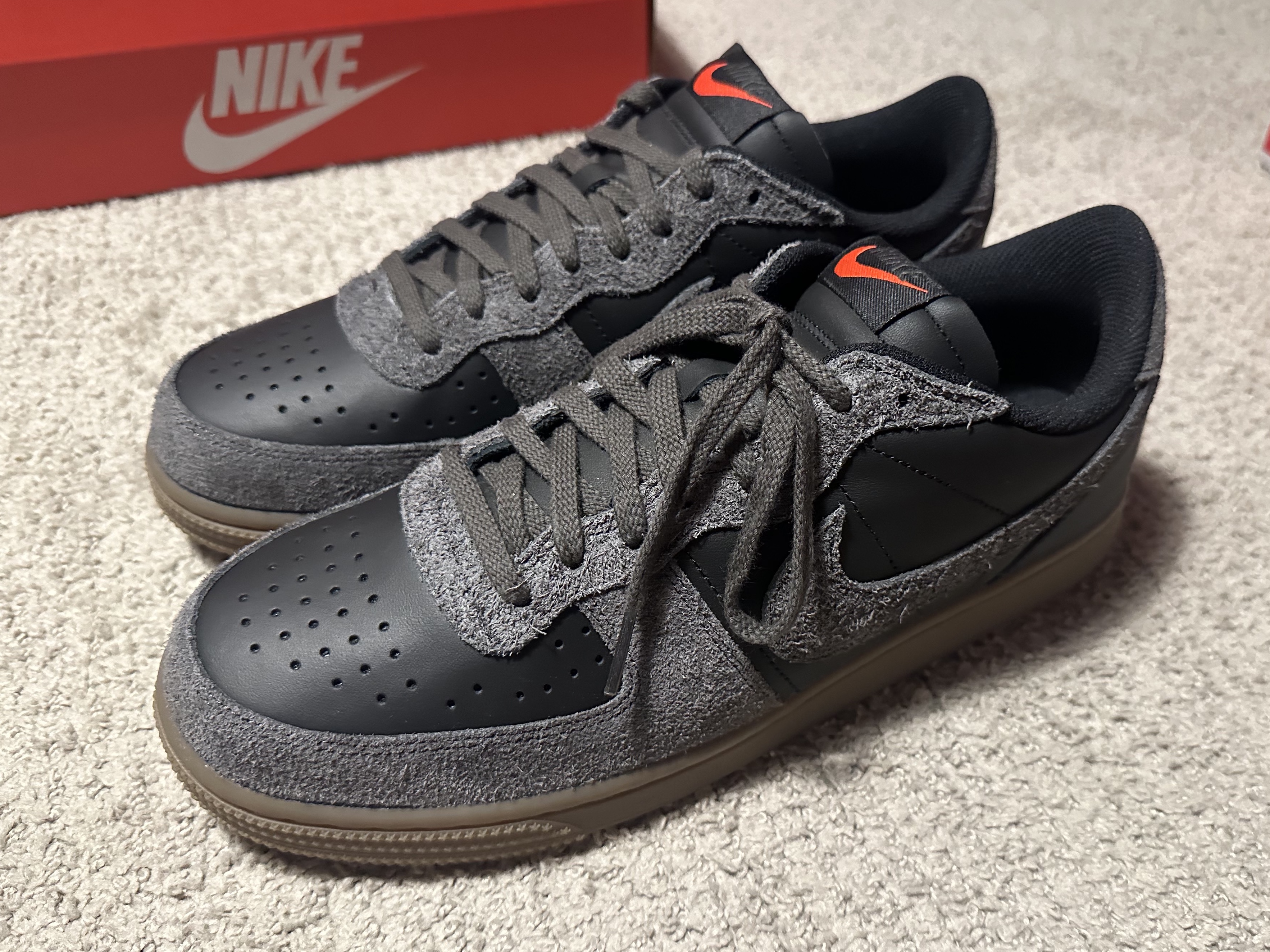 Nike Terminator Low Black Medium Ash 착용 스타일 - 1